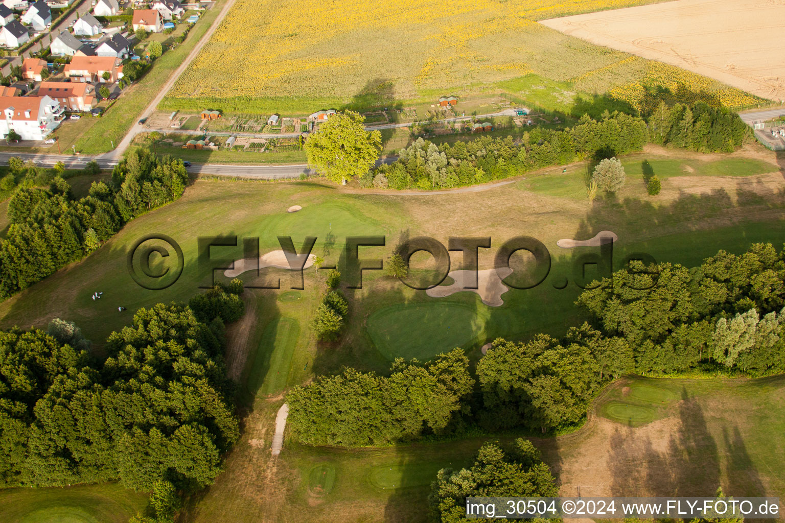 Vue aérienne de Club de golf Soufflenheim Baden-Baden à Soufflenheim dans le département Bas Rhin, France