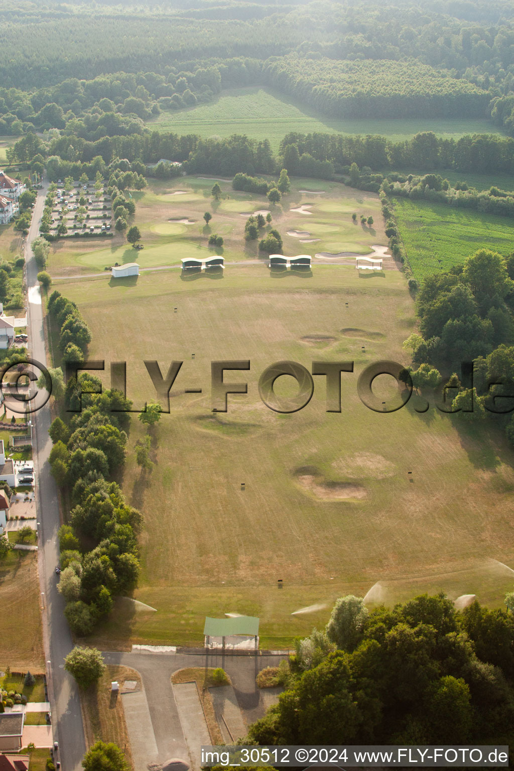 Vue d'oiseau de Club de golf Soufflenheim Baden-Baden à Soufflenheim dans le département Bas Rhin, France