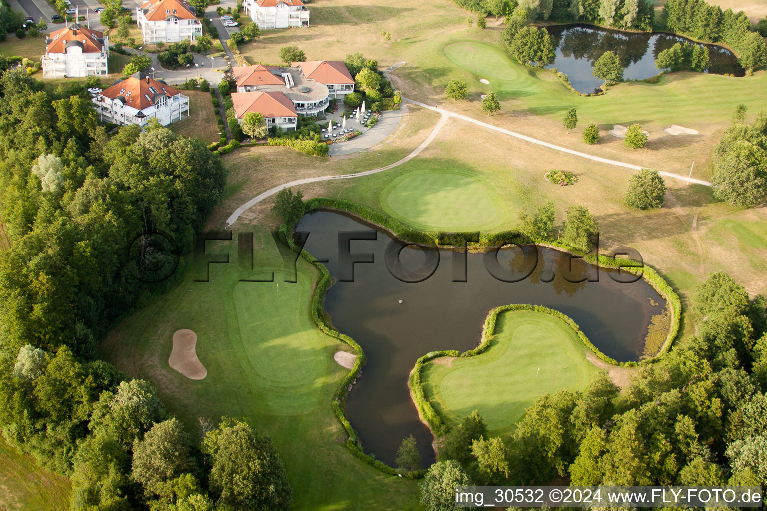 Enregistrement par drone de Club de golf Soufflenheim Baden-Baden à Soufflenheim dans le département Bas Rhin, France