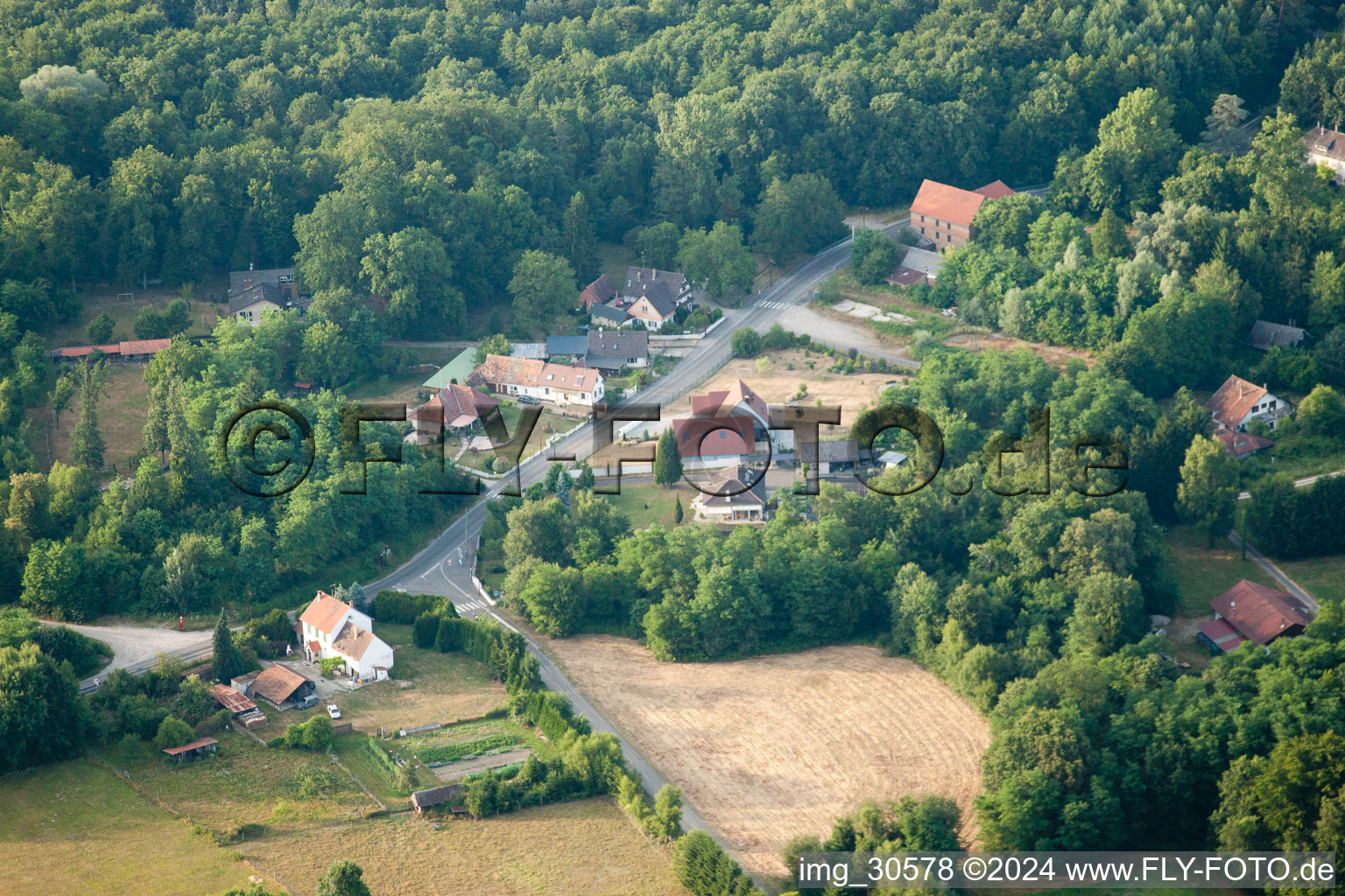 Vue aérienne de Kœnigsbruck à Leutenheim dans le département Bas Rhin, France