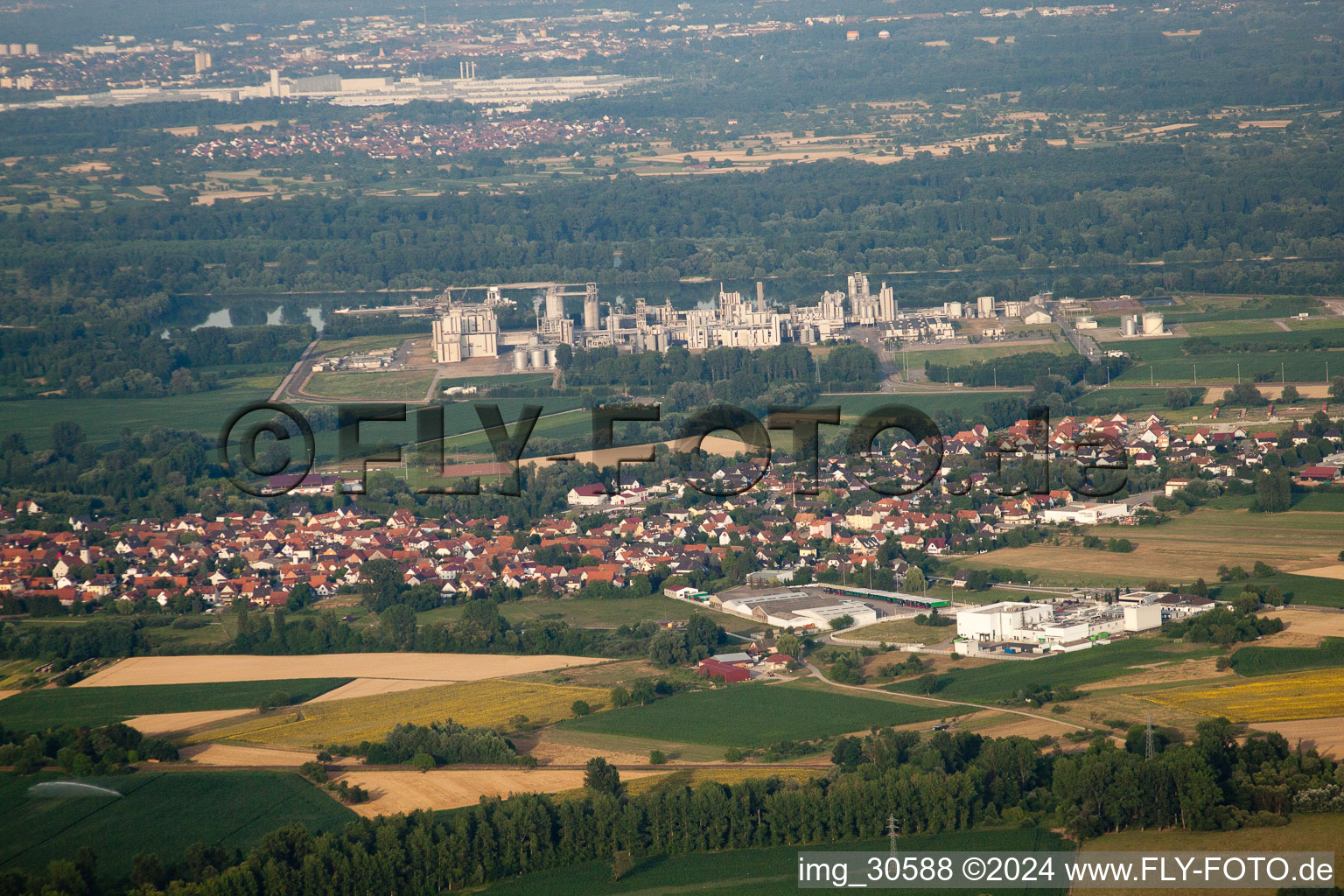 Image drone de Beinheim dans le département Bas Rhin, France