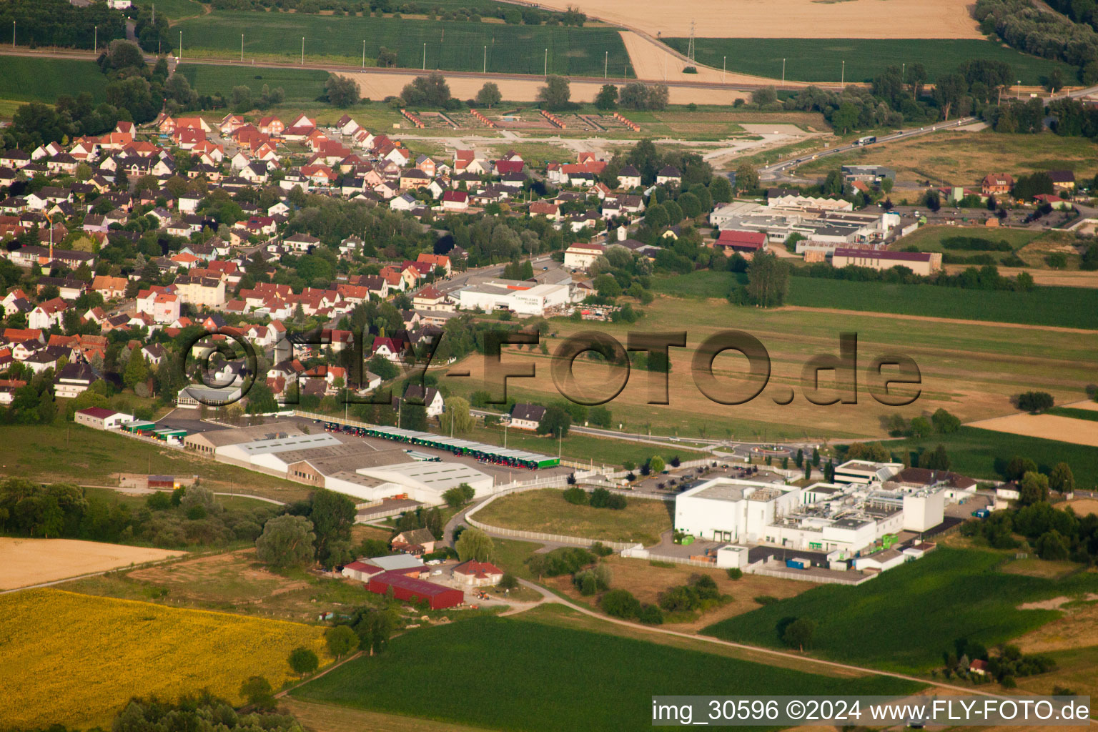 Forstfeld dans le département Bas Rhin, France vu d'un drone