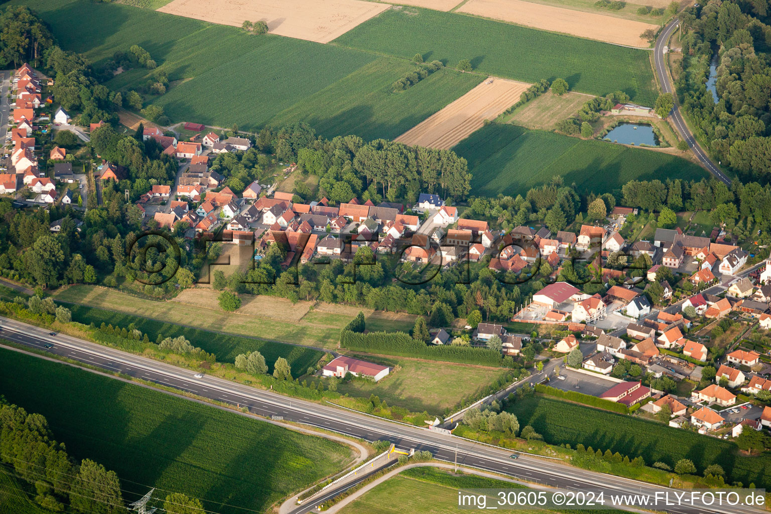 Vue oblique de De l'ouest à Kesseldorf dans le département Bas Rhin, France