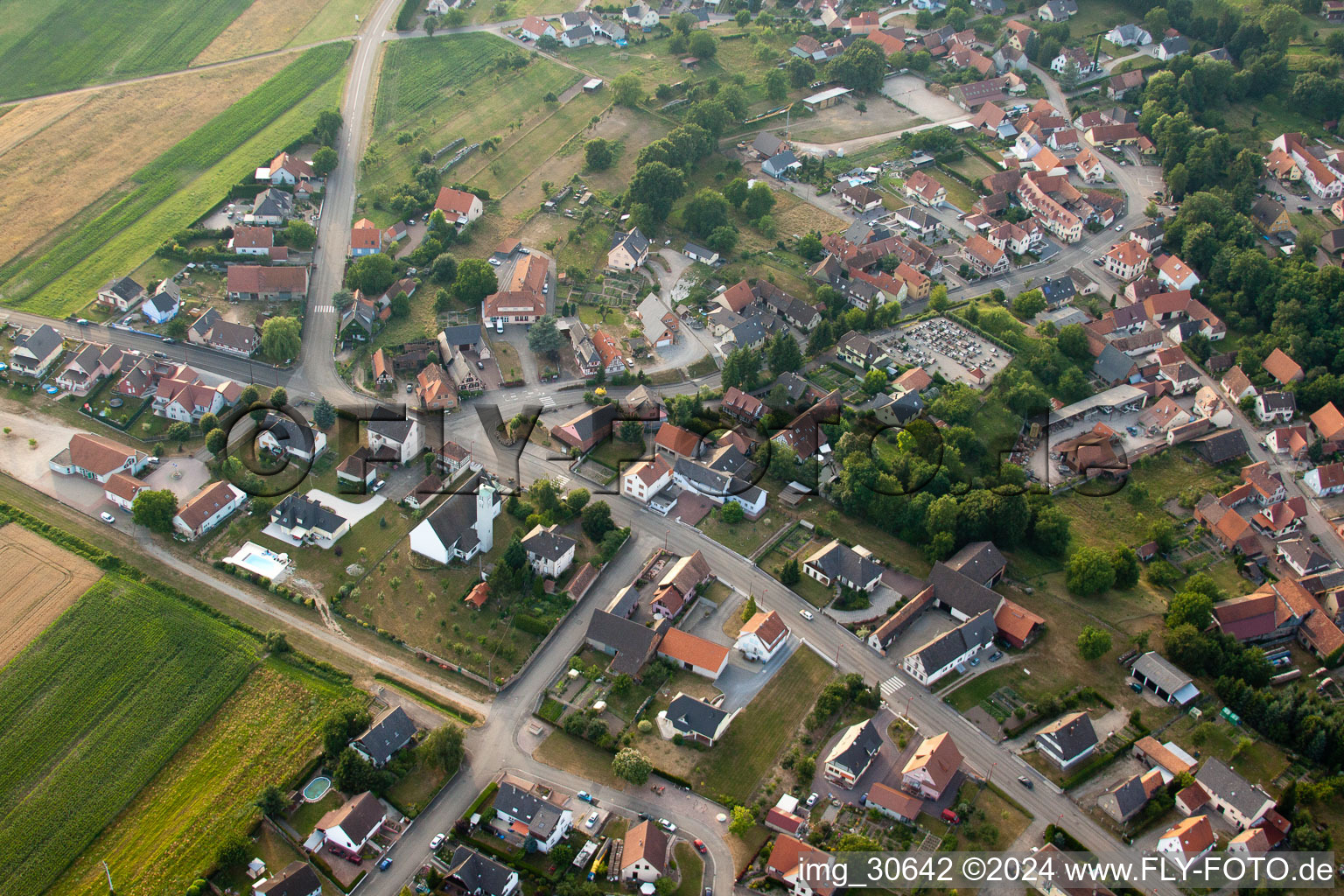 Vue aérienne de Scheibenhardt à Scheibenhard dans le département Bas Rhin, France