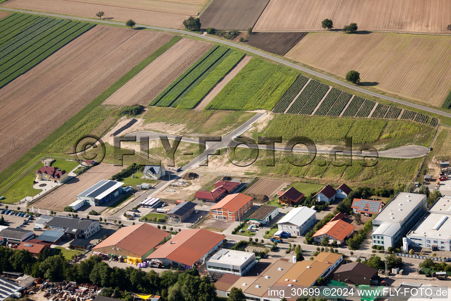 Vue aérienne de Zone commerciale à Gereut à Hatzenbühl dans le département Rhénanie-Palatinat, Allemagne