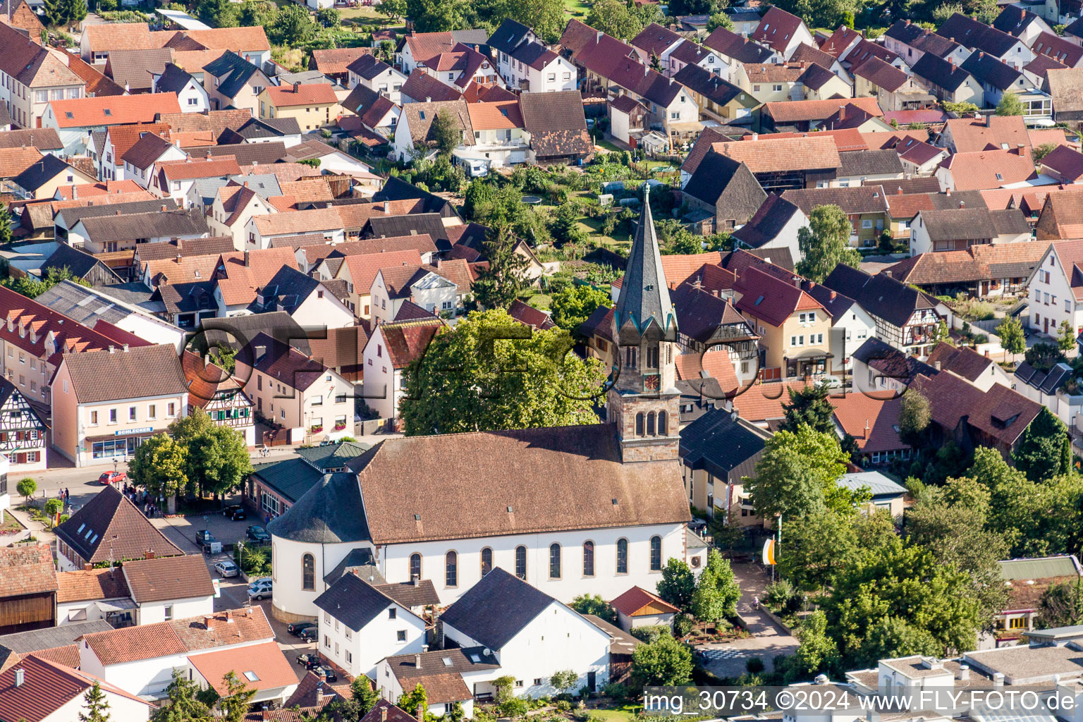 Vue aérienne de Bâtiment d'église à Rülzheim dans le département Rhénanie-Palatinat, Allemagne