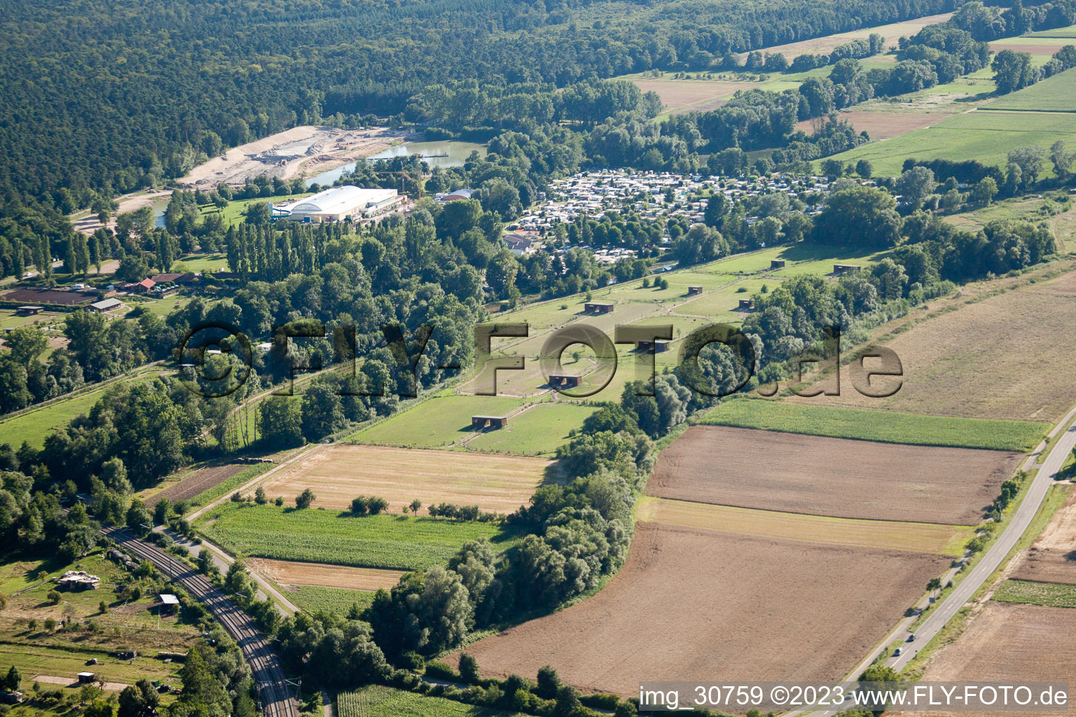 Vue aérienne de Ferme d'autruches de Mhou à Rülzheim dans le département Rhénanie-Palatinat, Allemagne