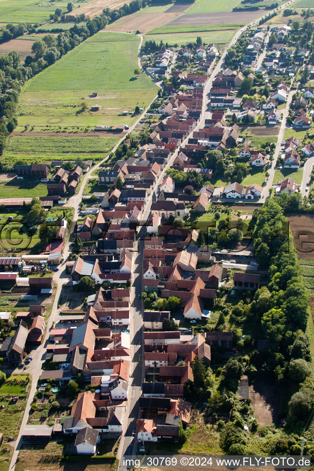 Vue aérienne de De l'est à Herxheimweyher dans le département Rhénanie-Palatinat, Allemagne