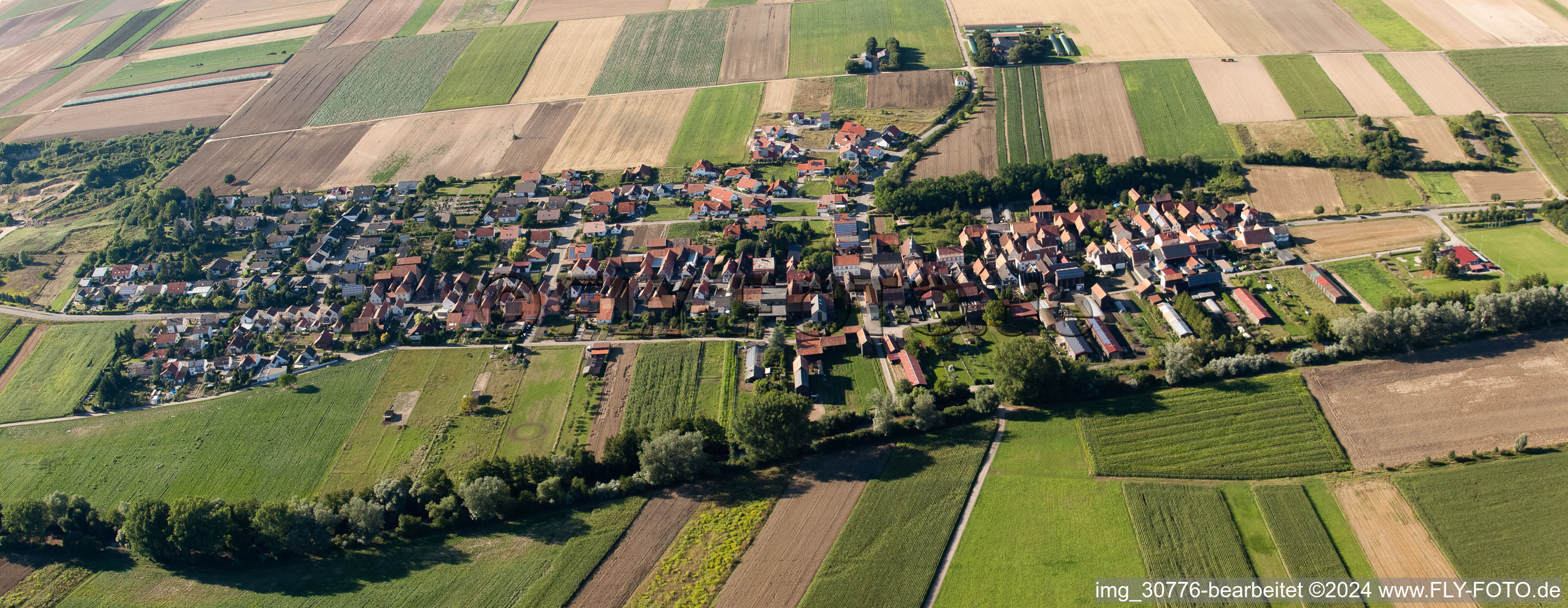 Vue aérienne de Du sud à Herxheimweyher dans le département Rhénanie-Palatinat, Allemagne