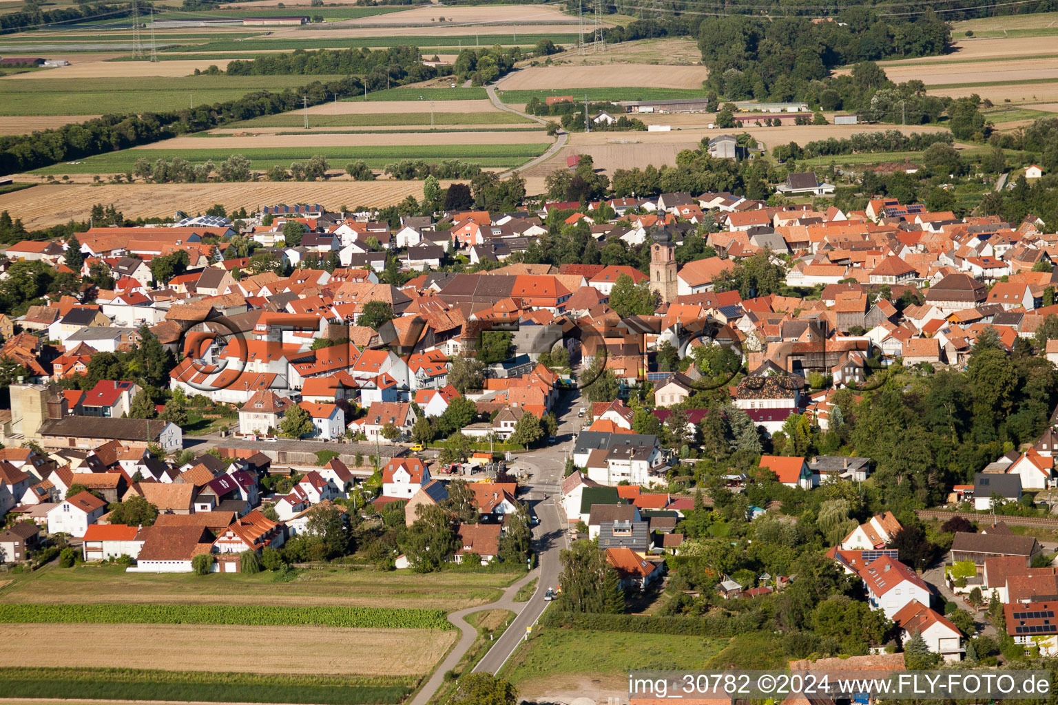 Vue d'oiseau de Rheinzabern dans le département Rhénanie-Palatinat, Allemagne