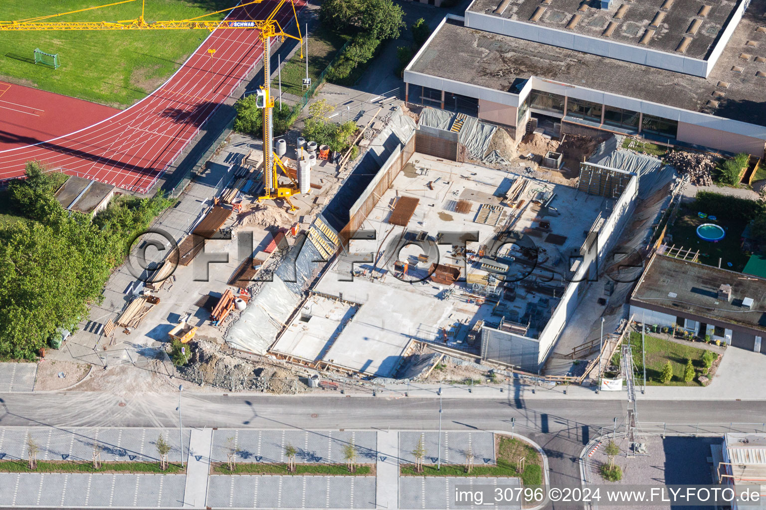 Vue aérienne de Chantier pour la nouvelle construction du bâtiment scolaire IGS Rheinzabern à Rheinzabern dans le département Rhénanie-Palatinat, Allemagne