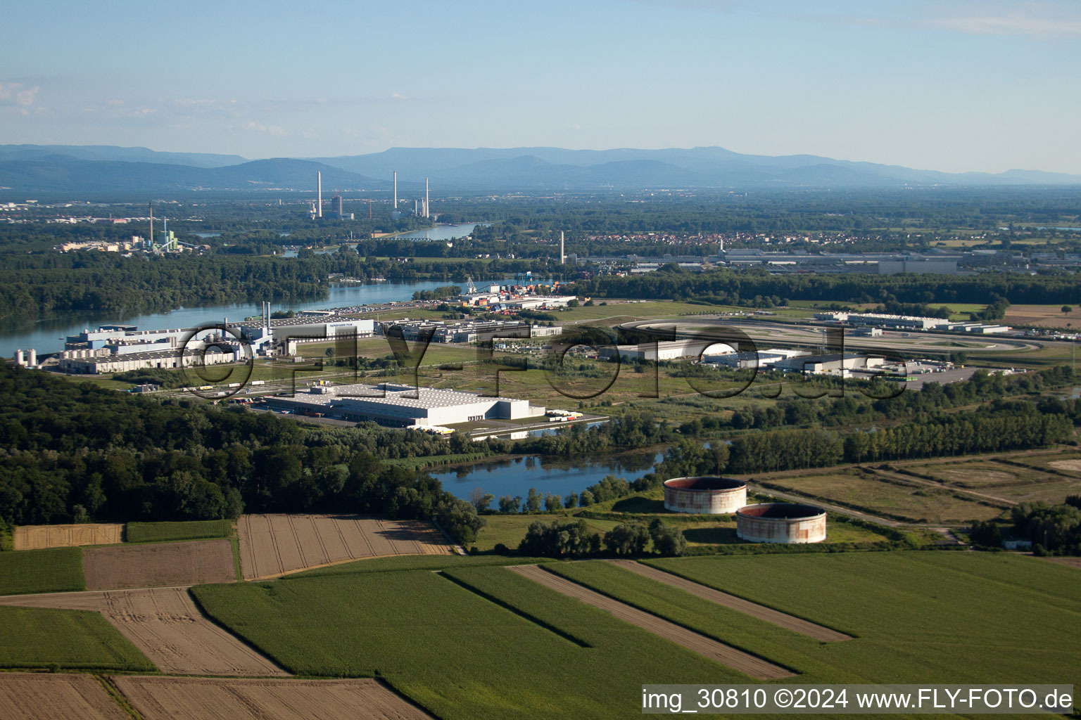 Zone industrielle d'Oberwald à Wörth am Rhein dans le département Rhénanie-Palatinat, Allemagne vue du ciel