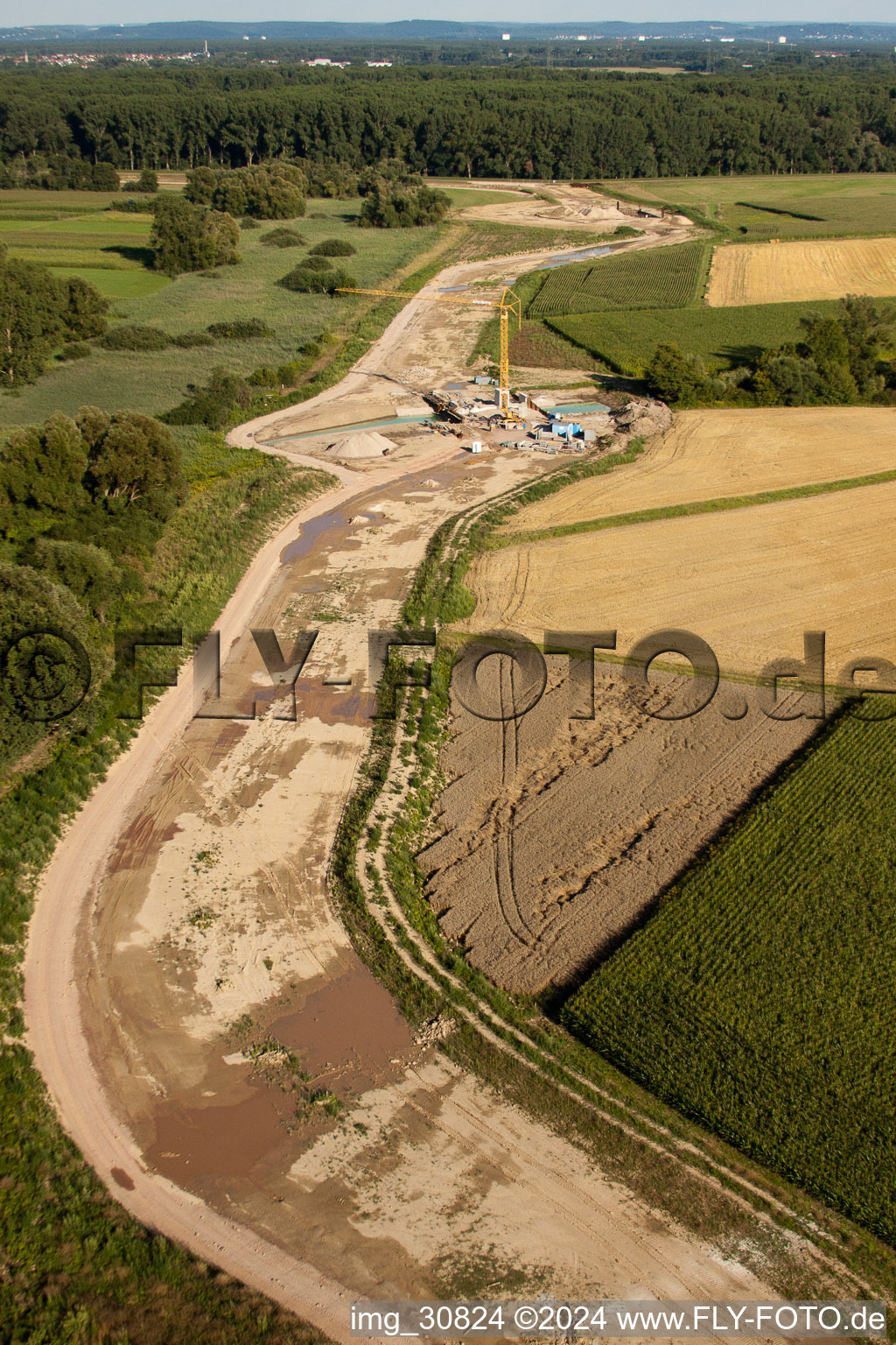 Construction de polders à Neupotz dans le département Rhénanie-Palatinat, Allemagne d'en haut