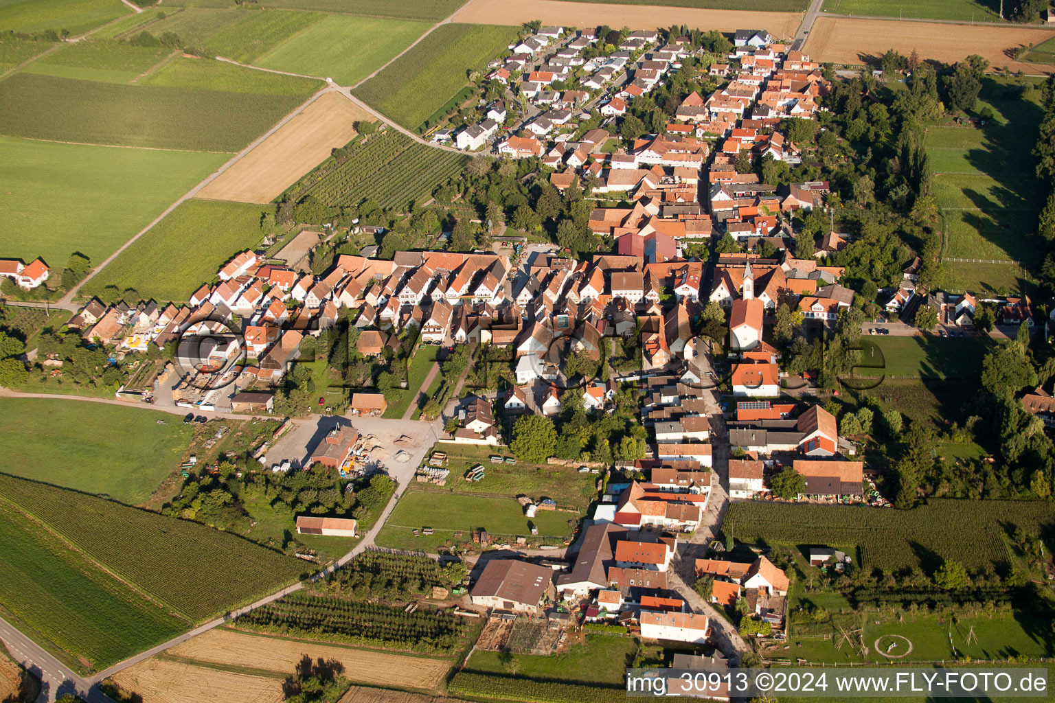 Enregistrement par drone de Quartier Mühlhofen in Billigheim-Ingenheim dans le département Rhénanie-Palatinat, Allemagne