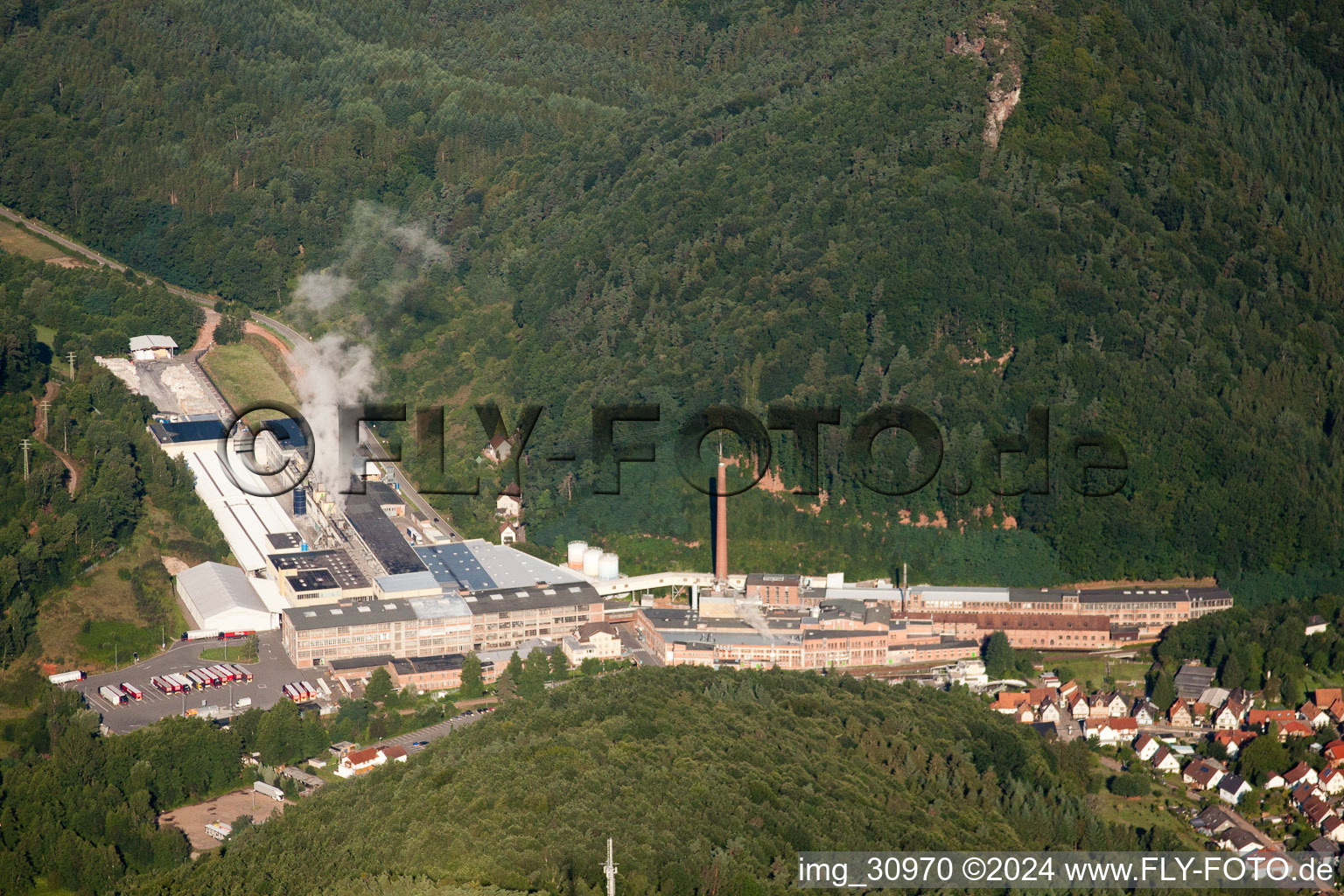 Photographie aérienne de Usine de carton Buchmann GmbH à le quartier Sarnstall in Annweiler am Trifels dans le département Rhénanie-Palatinat, Allemagne