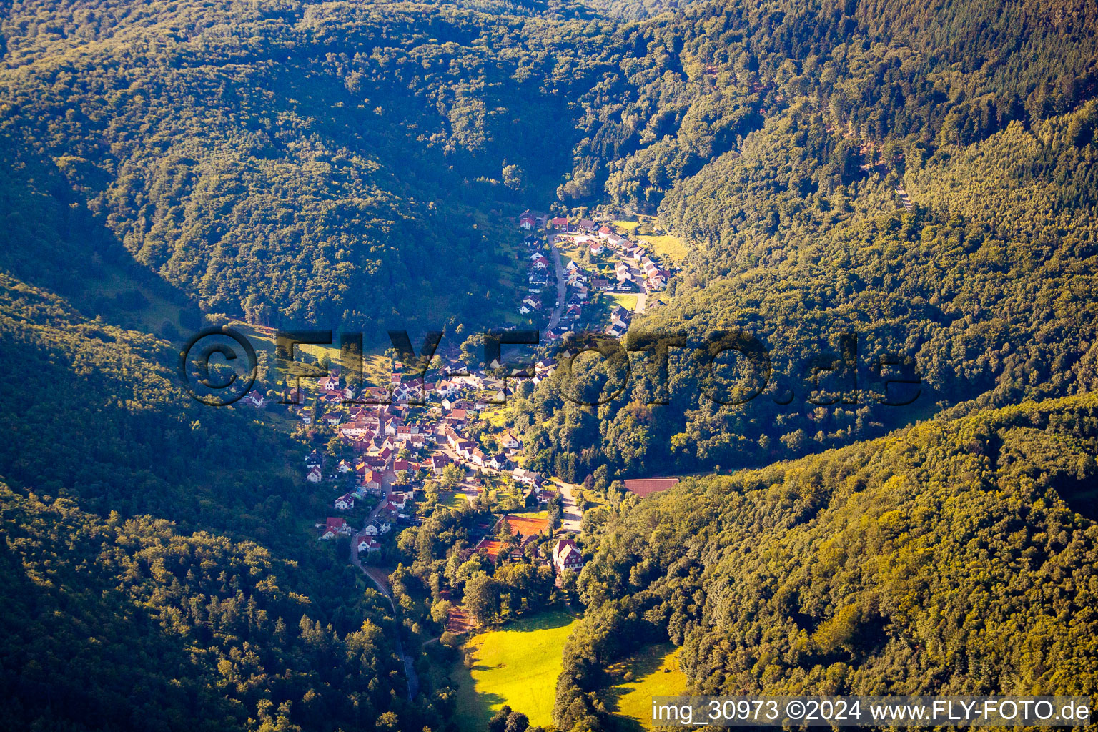 Quartier Bindersbach in Annweiler am Trifels dans le département Rhénanie-Palatinat, Allemagne hors des airs