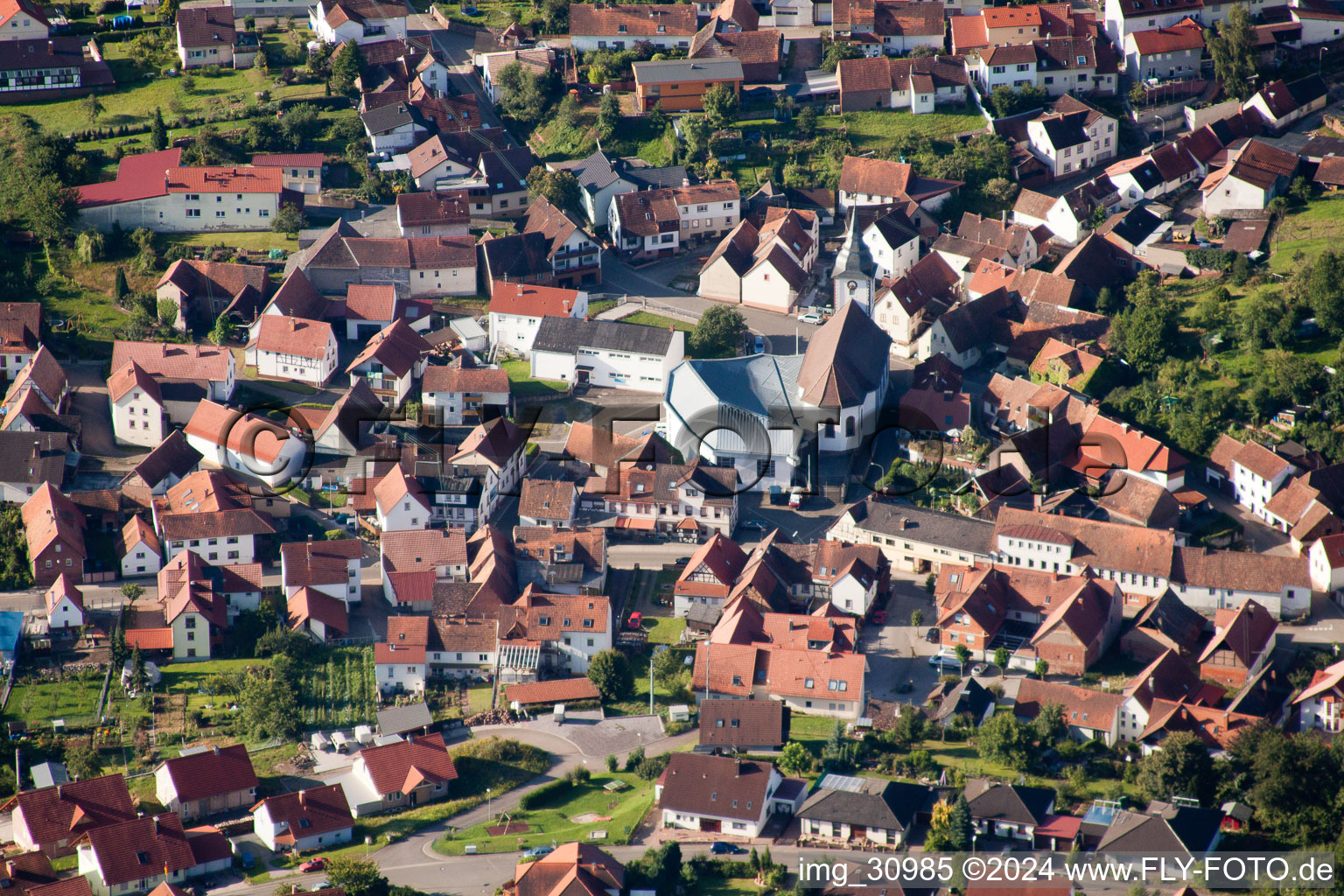 Photographie aérienne de Église Saint-Cyriaque à le quartier Gossersweiler in Gossersweiler-Stein dans le département Rhénanie-Palatinat, Allemagne