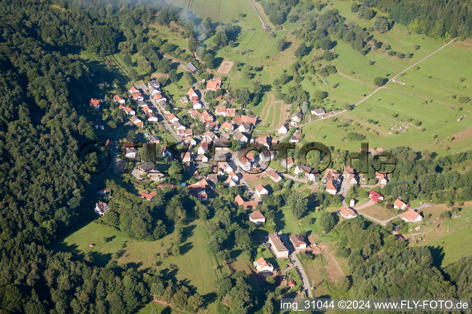 Nothweiler dans le département Rhénanie-Palatinat, Allemagne depuis l'avion