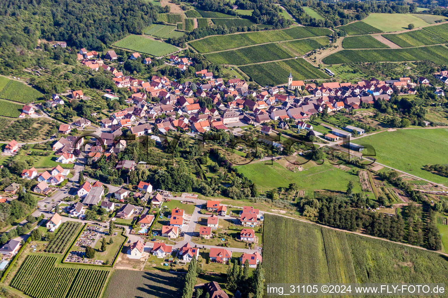 Champs agricoles et surfaces utilisables à Rott dans le département Bas Rhin, France d'en haut