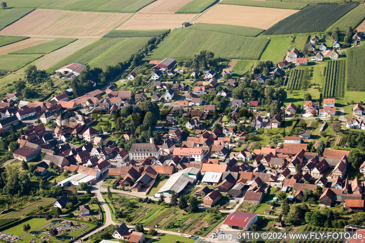 Oberhoffen-lès-Wissembourg dans le département Bas Rhin, France d'un drone