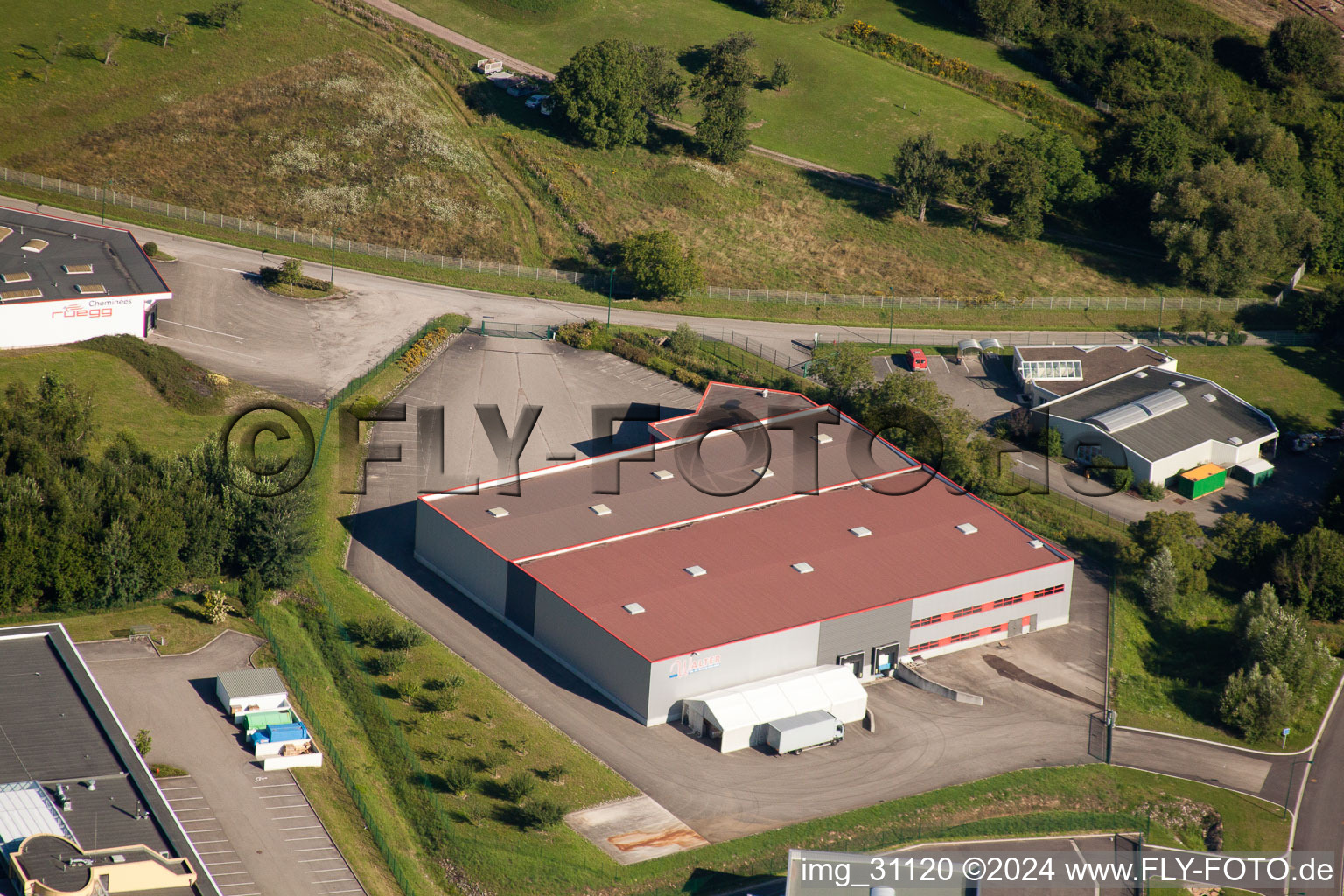 Vue oblique de Zone industrielle à Altenstadt dans le département Bas Rhin, France