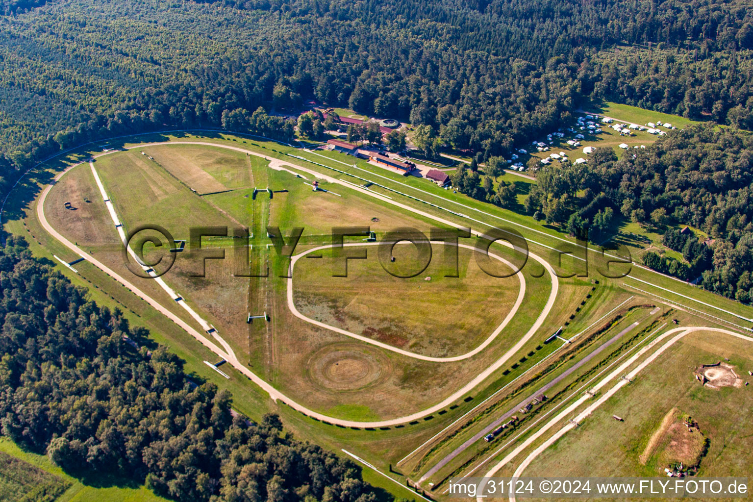 Vue oblique de Hippodrome de la Hardt à le quartier Altenstadt in Wissembourg dans le département Bas Rhin, France