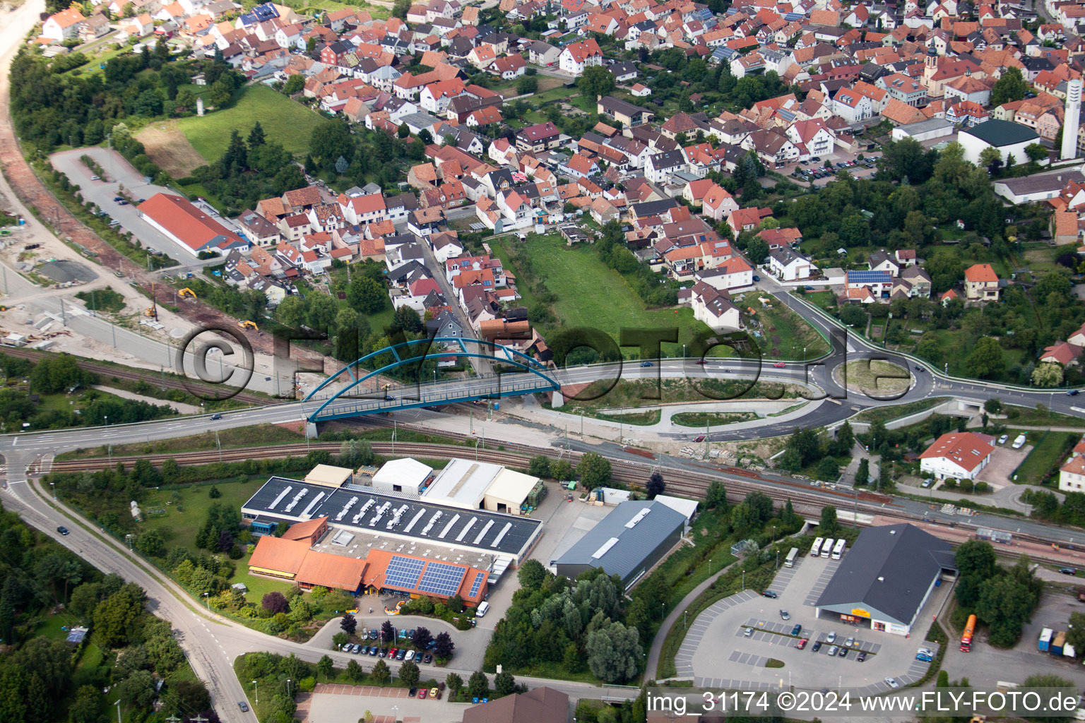 Photographie aérienne de Nouvelle construction du passage souterrain ferroviaire Ottstr à Wörth am Rhein dans le département Rhénanie-Palatinat, Allemagne