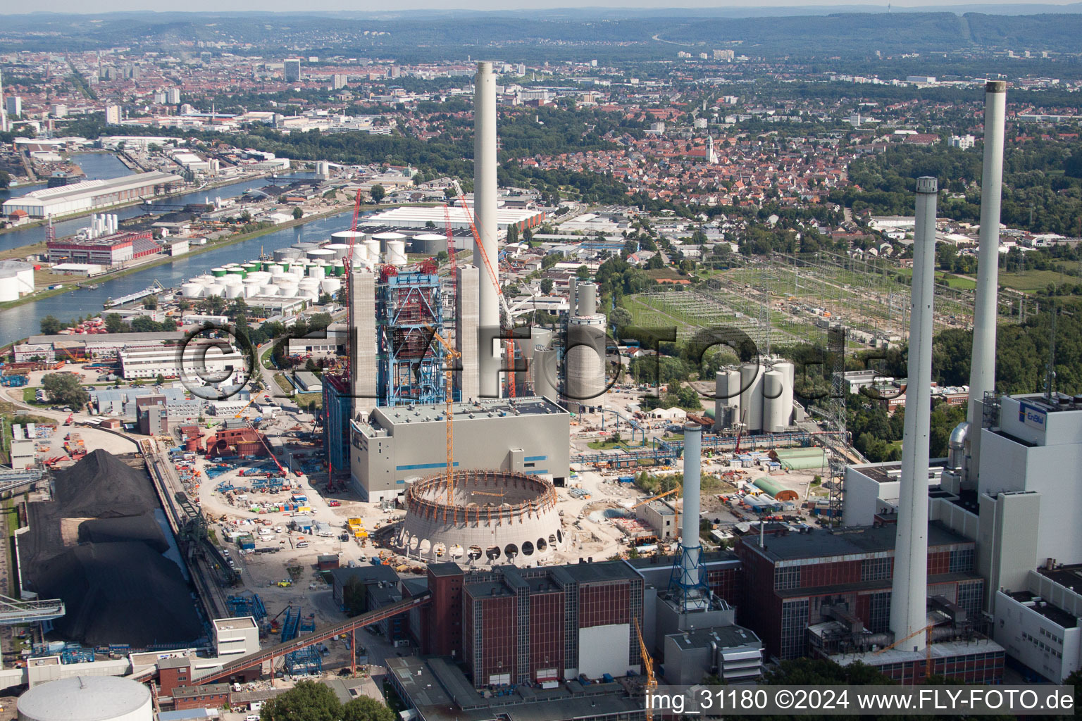 Photographie aérienne de Nouveau bâtiment ENBW à le quartier Daxlanden in Karlsruhe dans le département Bade-Wurtemberg, Allemagne