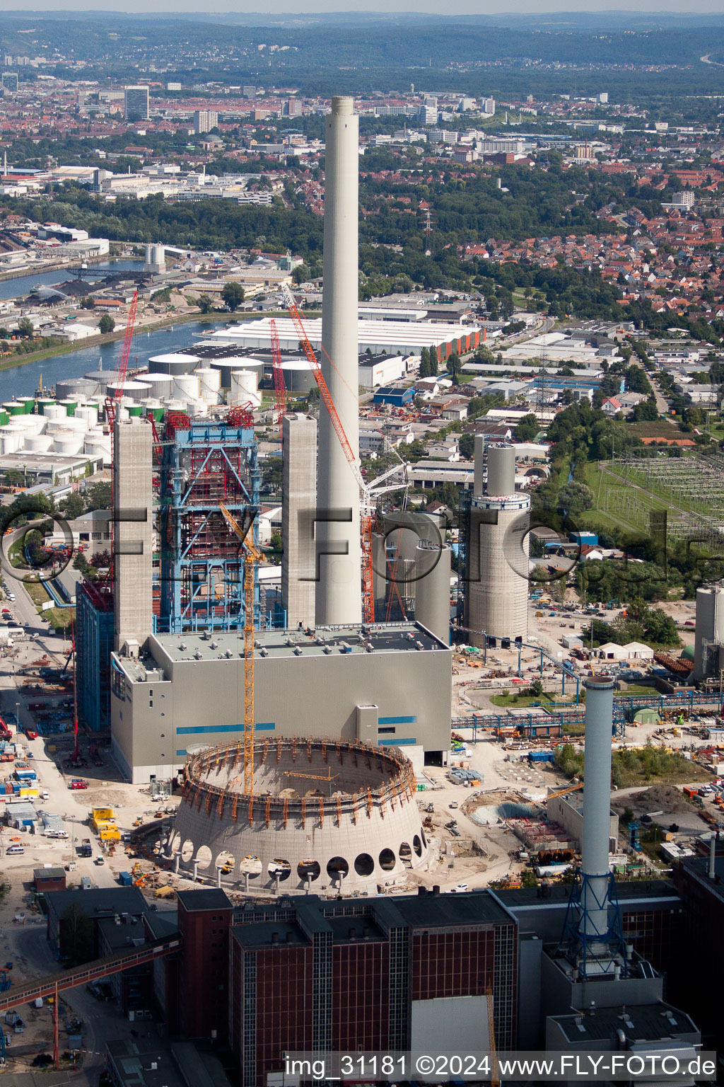 Vue oblique de Nouveau bâtiment ENBW à le quartier Daxlanden in Karlsruhe dans le département Bade-Wurtemberg, Allemagne