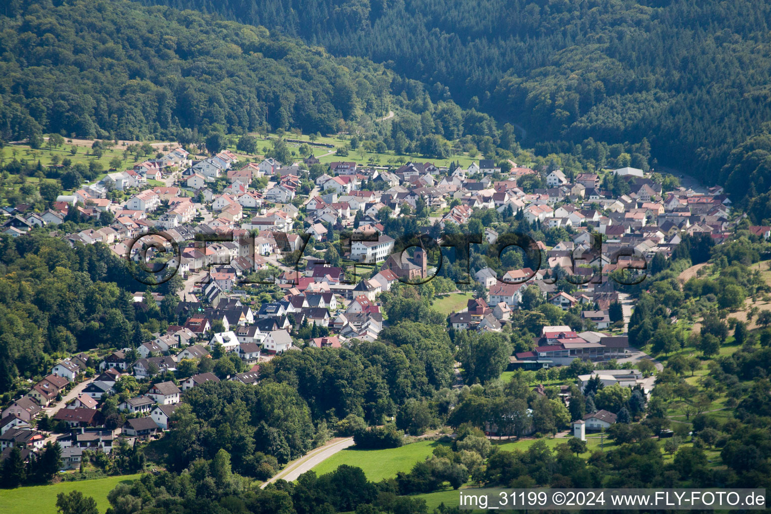 Vue aérienne de Du sud à le quartier Sulzbach in Malsch dans le département Bade-Wurtemberg, Allemagne