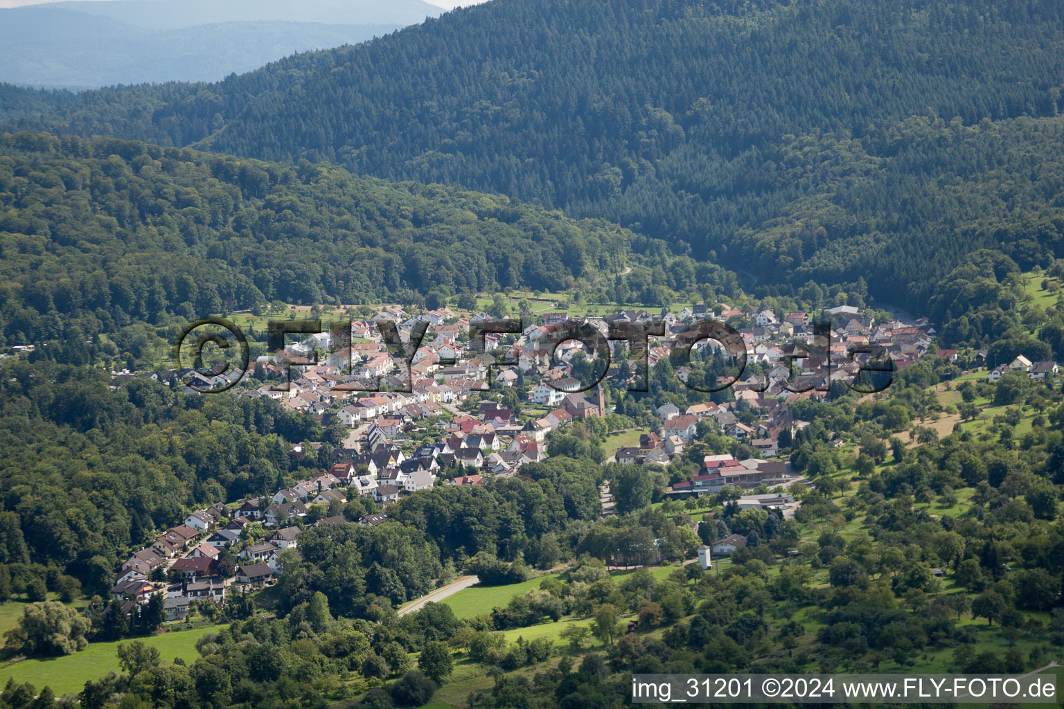 Vue oblique de De l'ouest à le quartier Waldprechtsweier in Malsch dans le département Bade-Wurtemberg, Allemagne