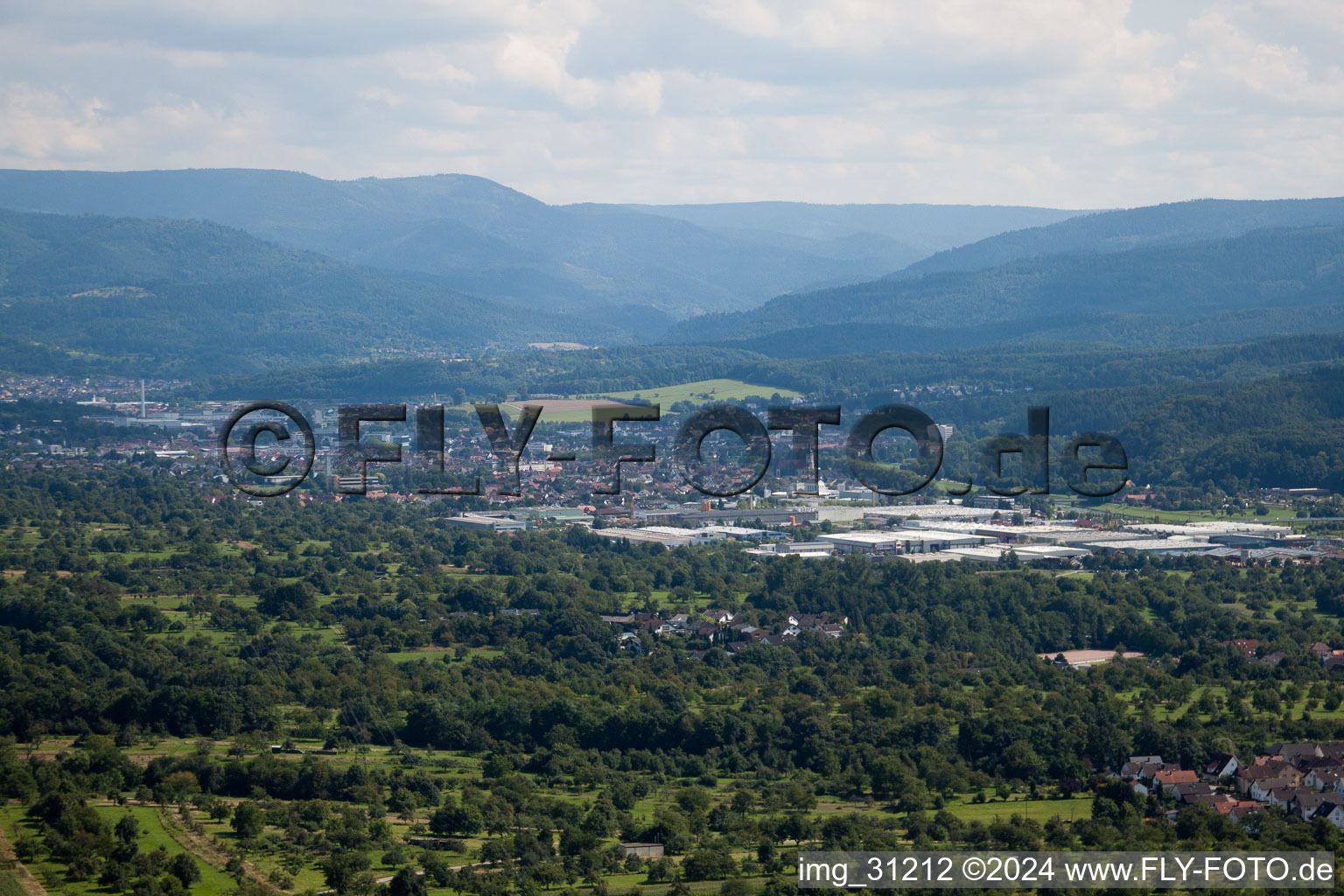 Vue aérienne de De l'ouest à Gaggenau dans le département Bade-Wurtemberg, Allemagne