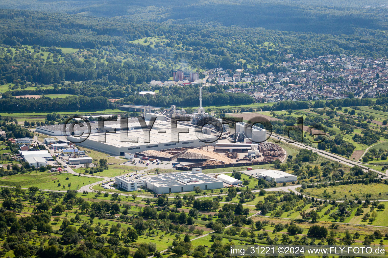 Vue aérienne de Kronospan GmbH à Kuppenheim dans le département Bade-Wurtemberg, Allemagne