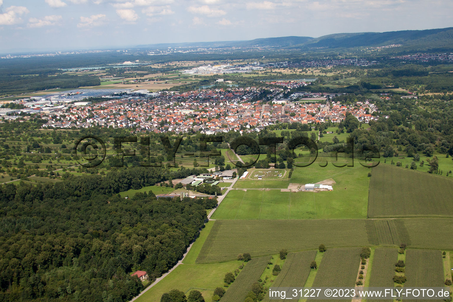 Vue aérienne de Du sud à Muggensturm dans le département Bade-Wurtemberg, Allemagne