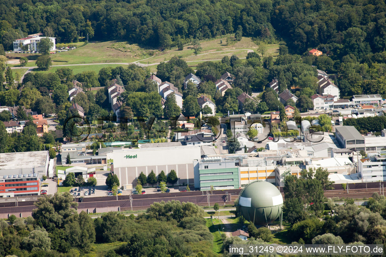 Vue aérienne de Remèdes biologiques Talon à le quartier Oos in Baden-Baden dans le département Bade-Wurtemberg, Allemagne