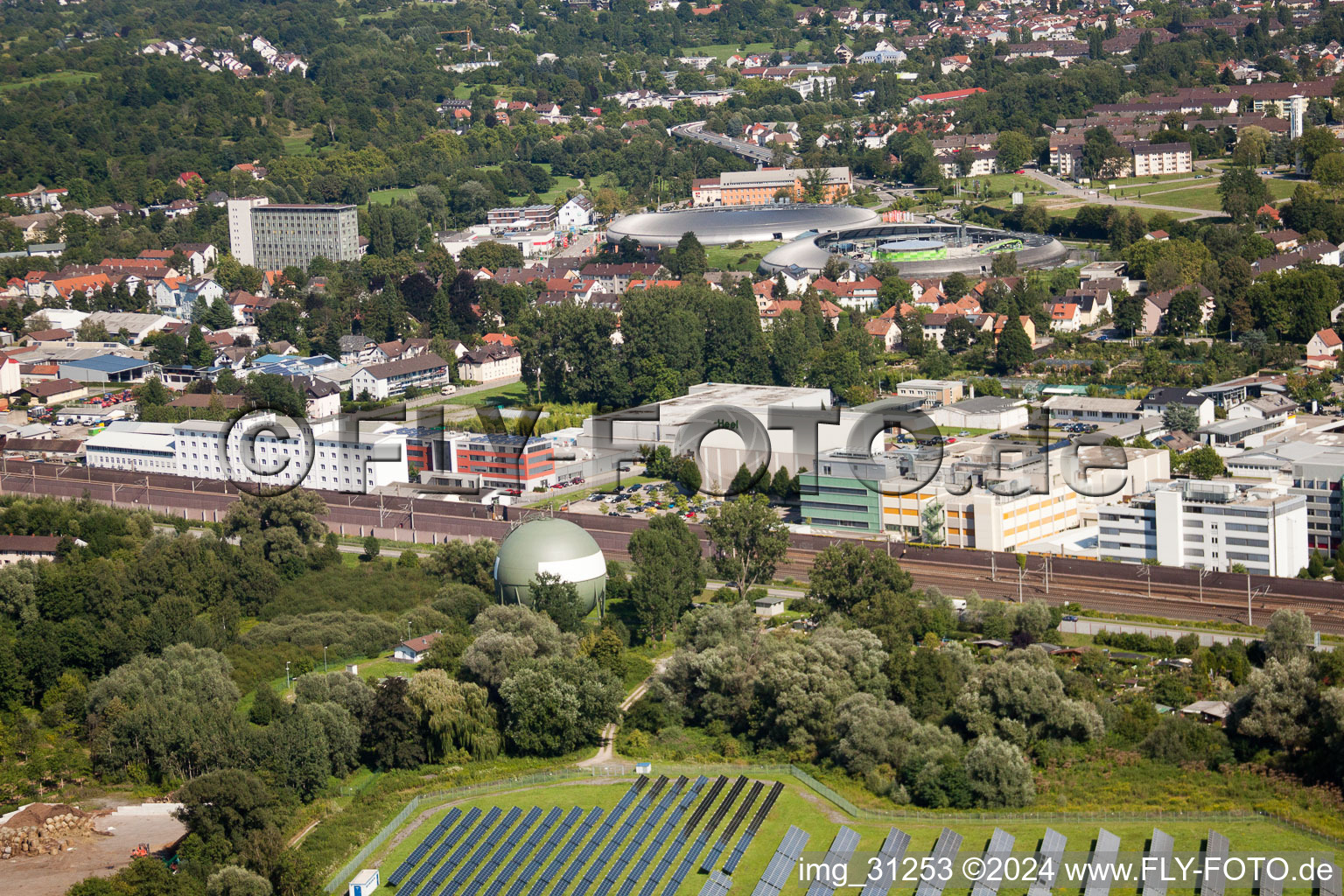 Photographie aérienne de Baden-Oos, Remèdes biologiques Heel à le quartier Oos in Baden-Baden dans le département Bade-Wurtemberg, Allemagne