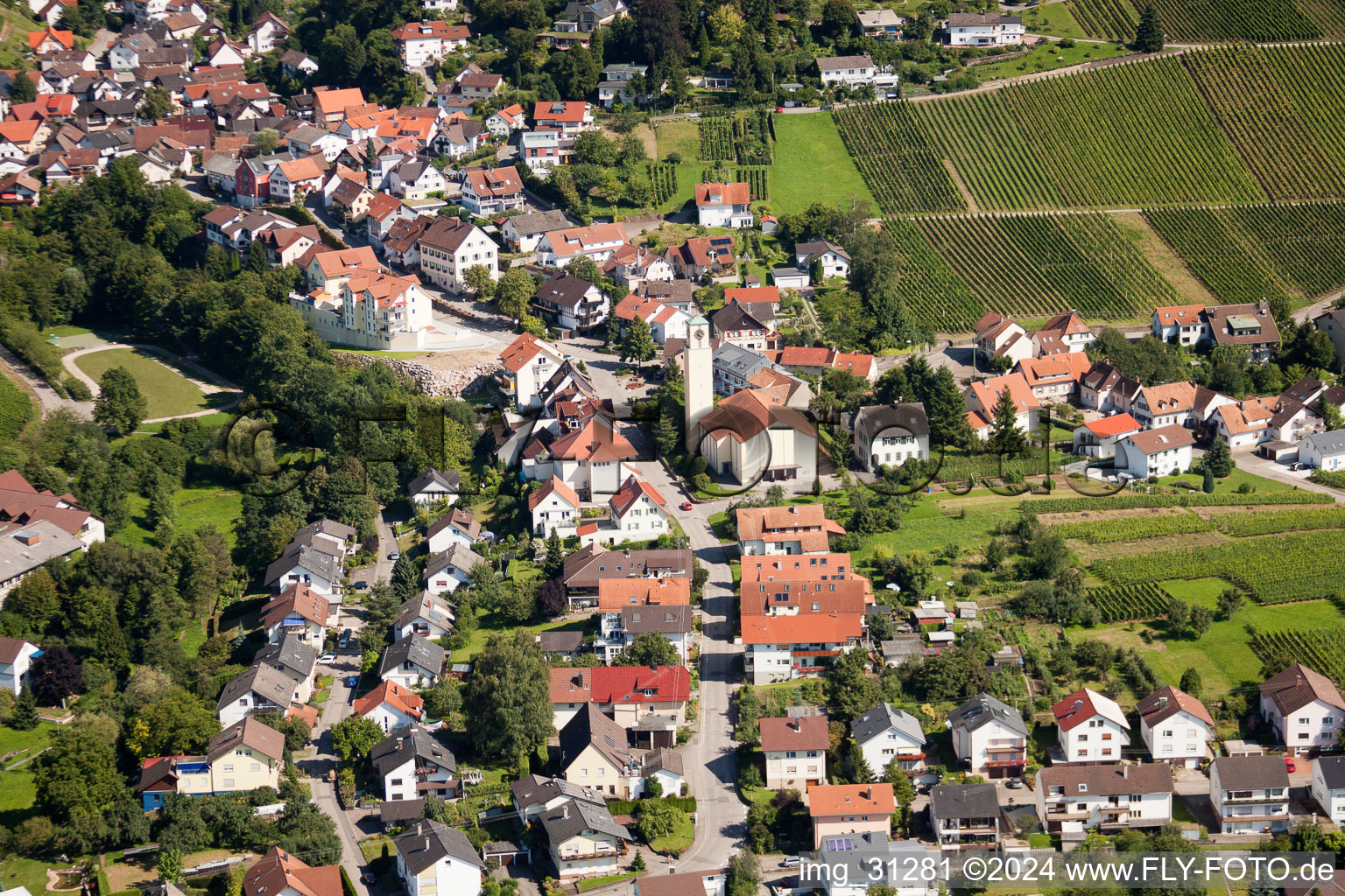 Vue aérienne de Cœur de Jésus à le quartier Varnhalt in Baden-Baden dans le département Bade-Wurtemberg, Allemagne