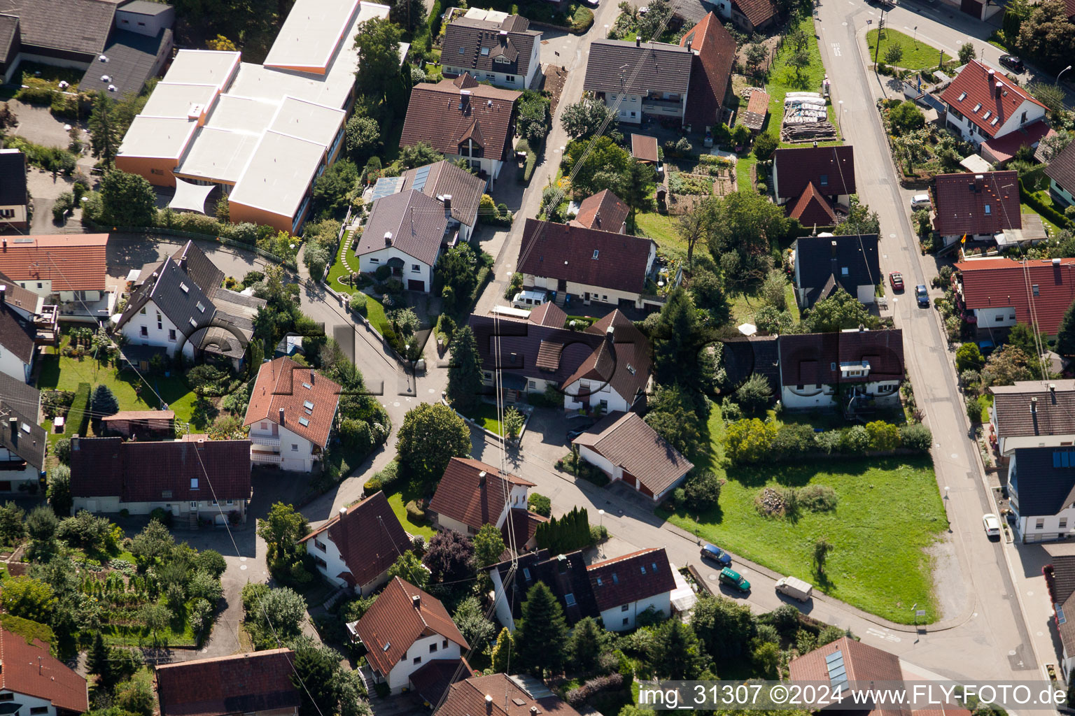 Varnhalt, Gartenstr à le quartier Gallenbach in Baden-Baden dans le département Bade-Wurtemberg, Allemagne depuis l'avion