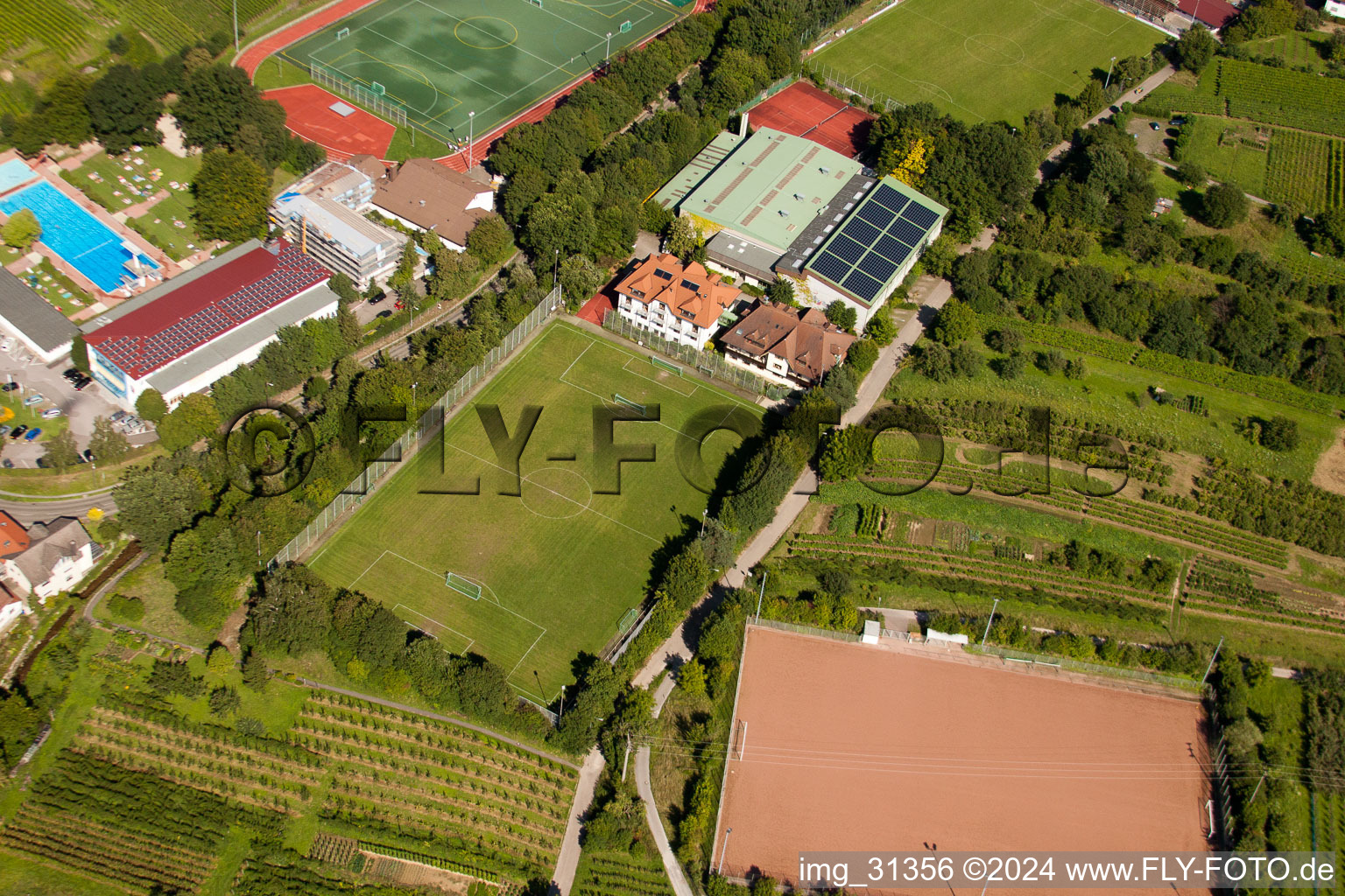 Image drone de École de sport du sud de Baden, FC Neuweier à le quartier Steinbach in Baden-Baden dans le département Bade-Wurtemberg, Allemagne