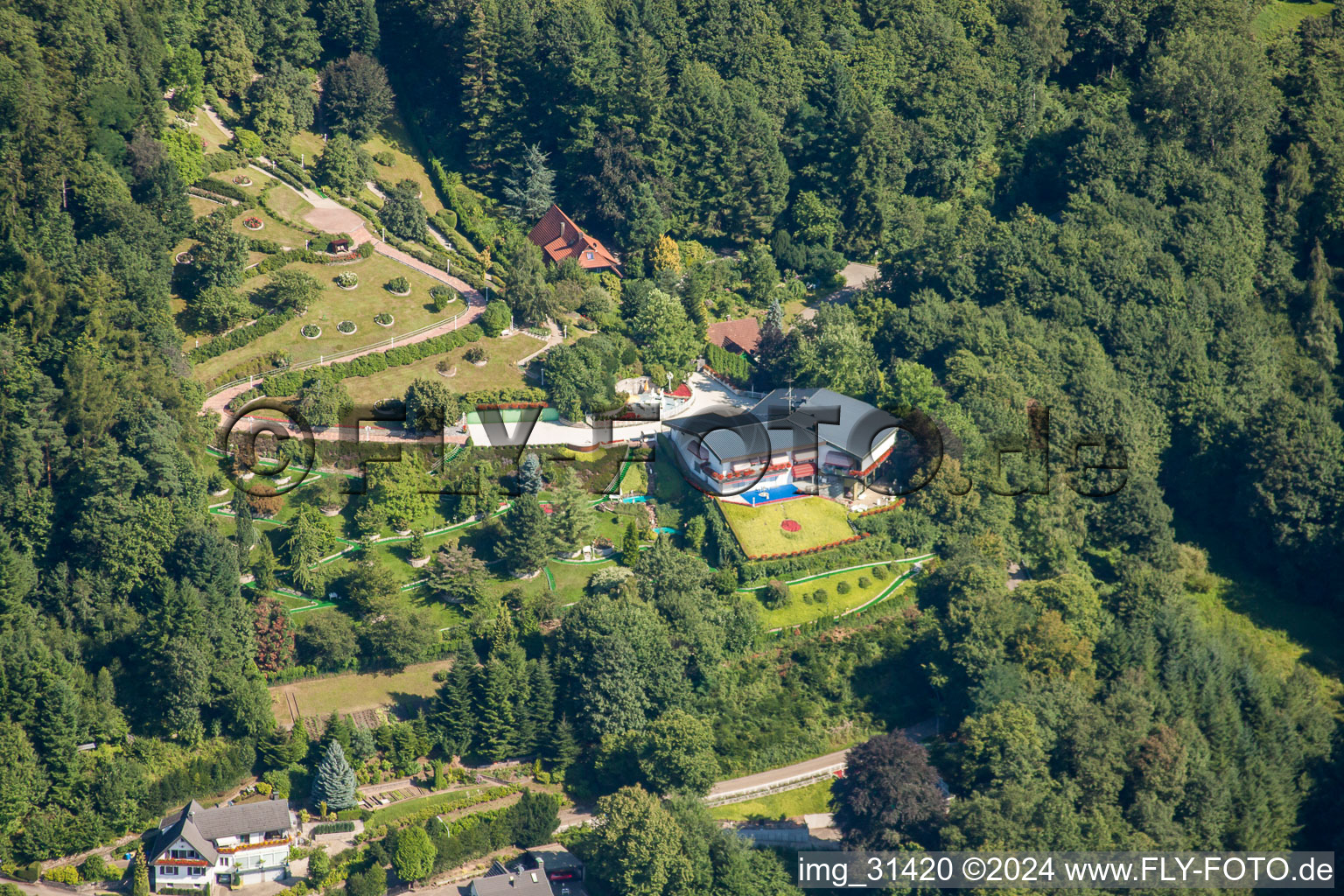 Vue aérienne de Fontaine à mercure à le quartier Riegel in Bühl dans le département Bade-Wurtemberg, Allemagne