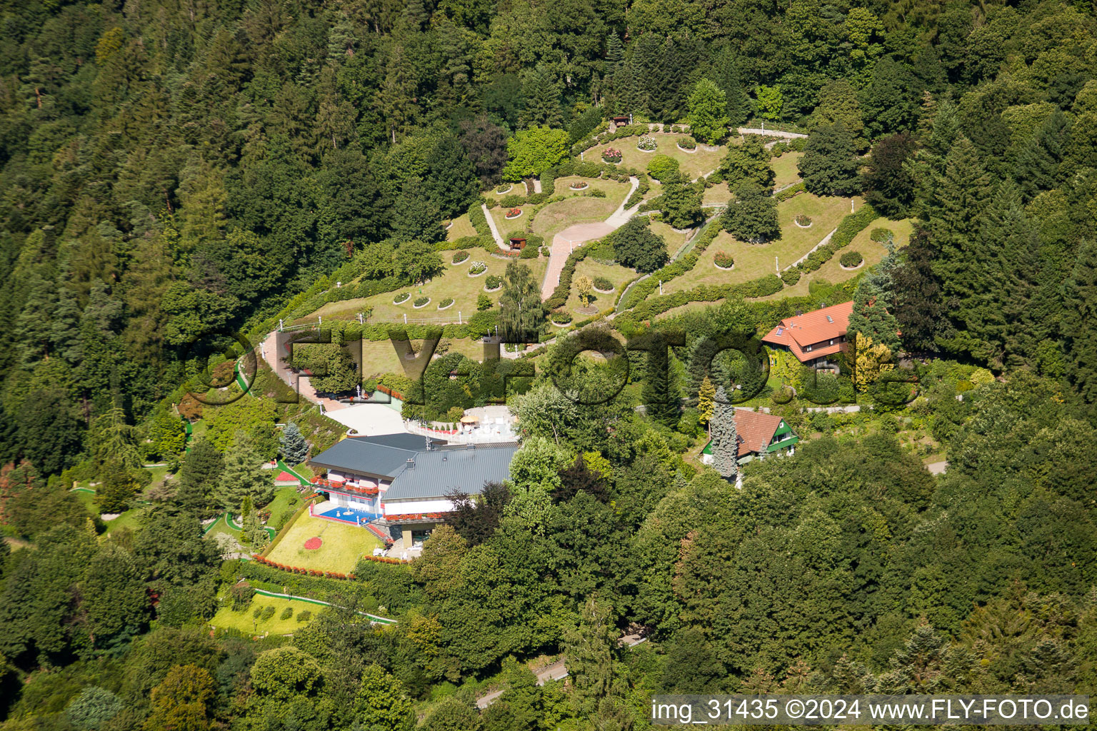 Vue aérienne de Fontaine à mercure à le quartier Riegel in Bühl dans le département Bade-Wurtemberg, Allemagne