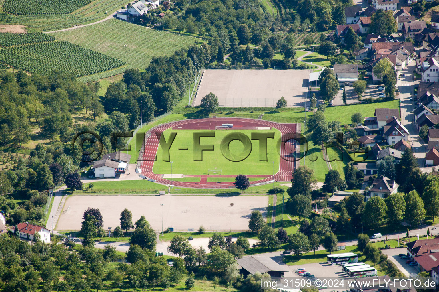 Vue aérienne de Terrains de sport à Kappelrodeck dans le département Bade-Wurtemberg, Allemagne