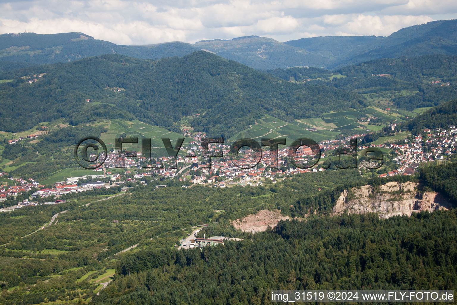 Vue aérienne de Du sud-ouest à Kappelrodeck dans le département Bade-Wurtemberg, Allemagne