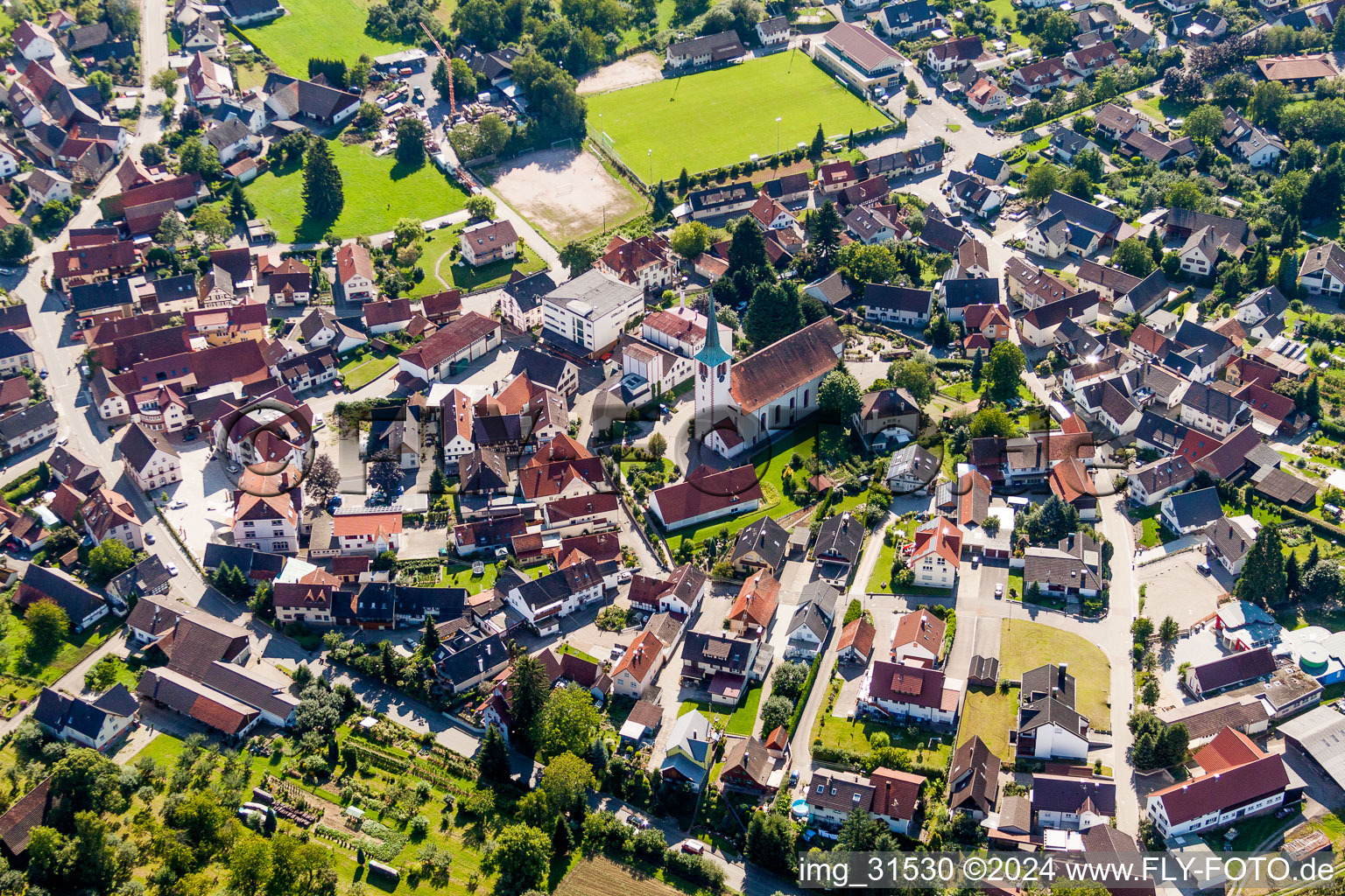 Vue aérienne de Locaux d'usine de la brasserie Familienbrauerei Bauhöfer GmbH & Co. KG à le quartier Ulm in Renchen dans le département Bade-Wurtemberg, Allemagne