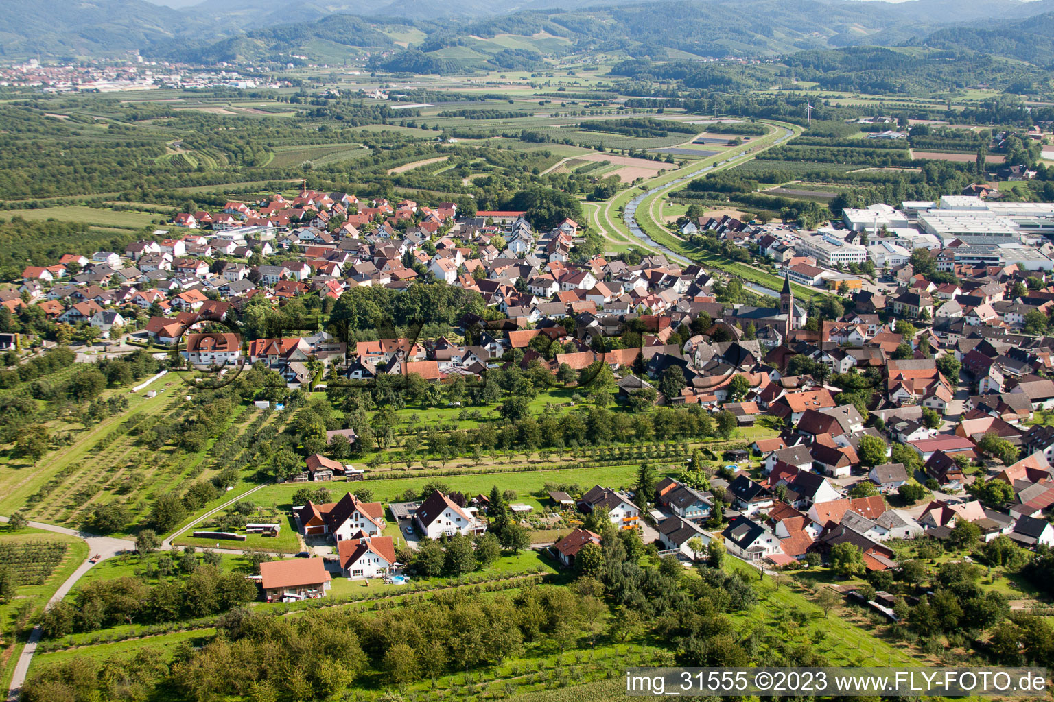 Vue aérienne de Du nord à le quartier Stadelhofen in Oberkirch dans le département Bade-Wurtemberg, Allemagne
