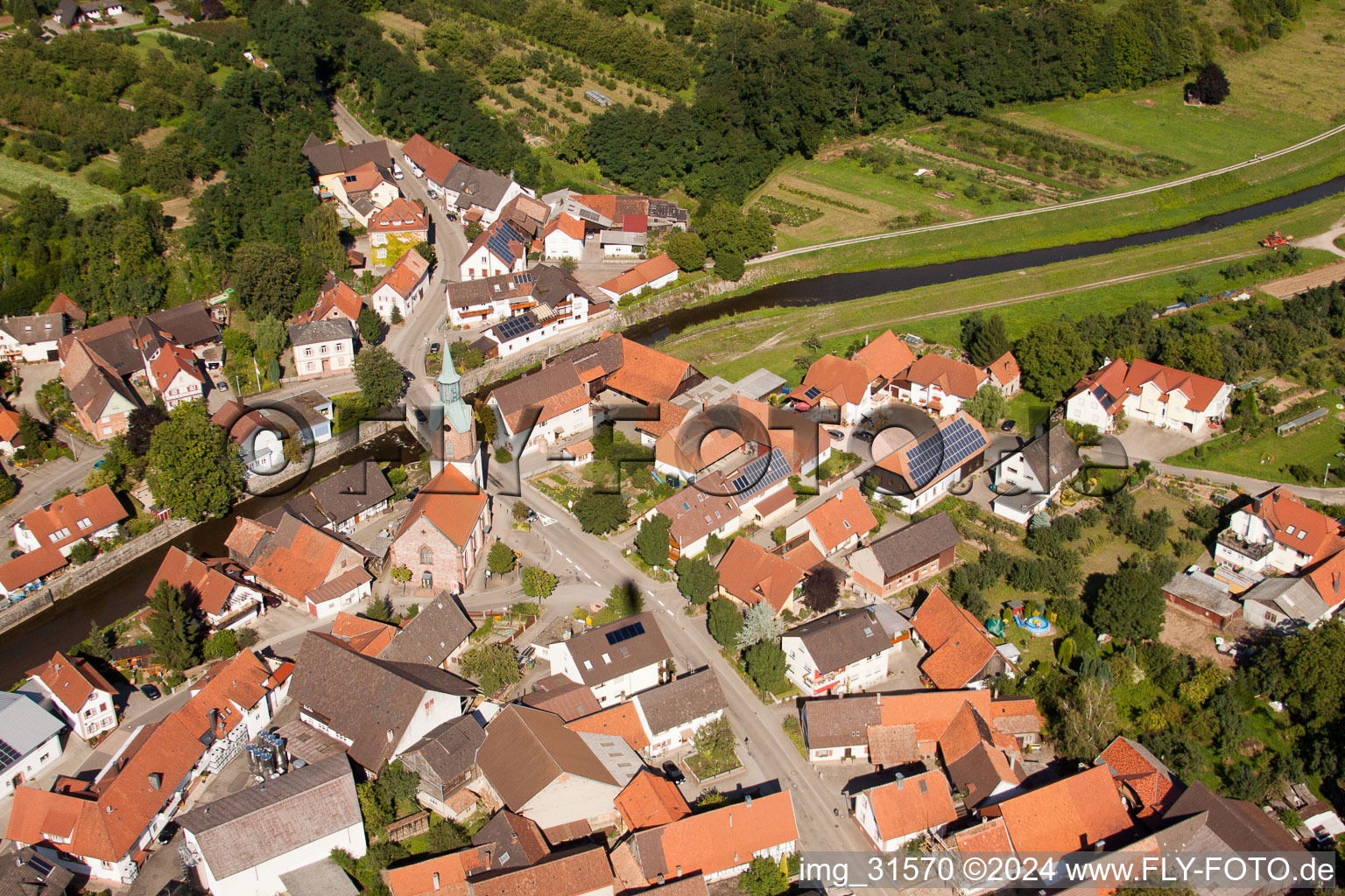 Vue aérienne de Rue Erlacher à le quartier Erlach in Renchen dans le département Bade-Wurtemberg, Allemagne