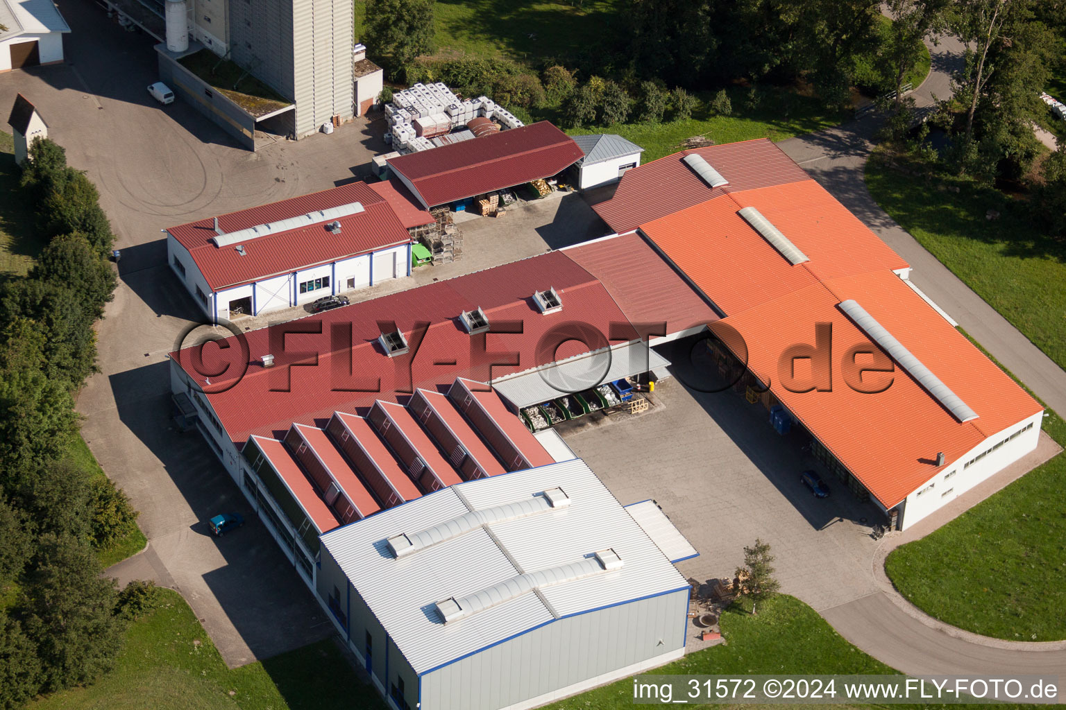 Vue aérienne de Kraewa GmbH à le quartier Erlach in Renchen dans le département Bade-Wurtemberg, Allemagne