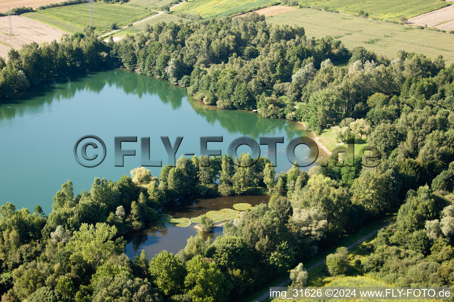 Vue aérienne de Étang de carrière à le quartier Urloffen in Appenweier dans le département Bade-Wurtemberg, Allemagne