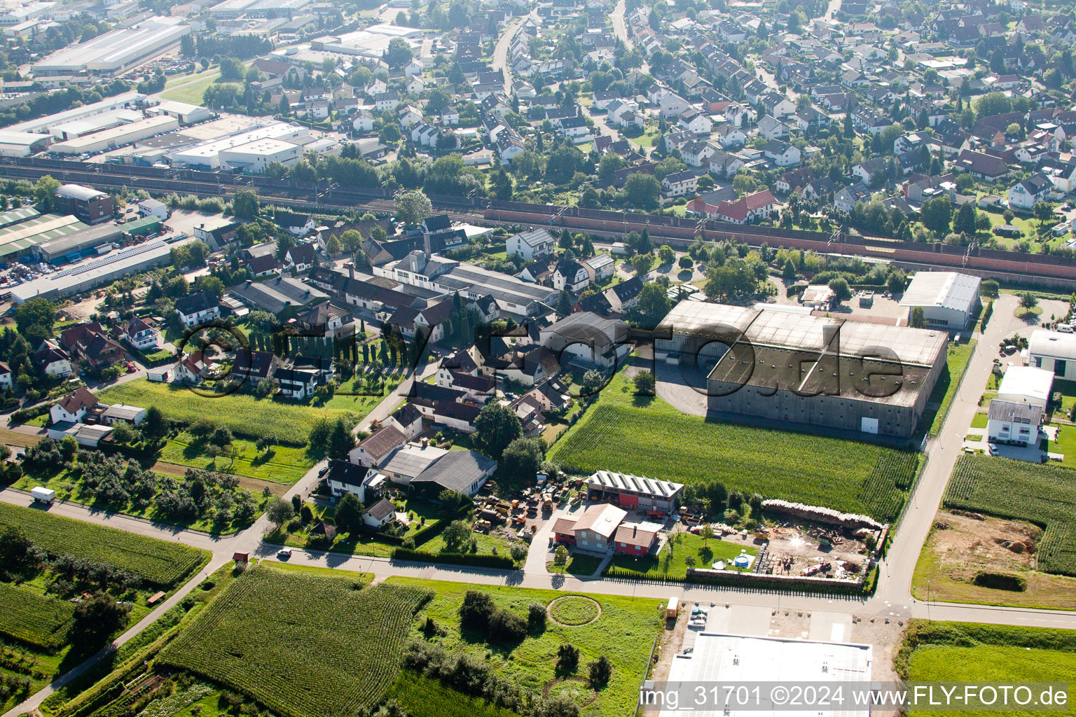 Vue d'oiseau de Site de l'usine Muffenrohr GmbH à le quartier Hatzenweier in Ottersweier dans le département Bade-Wurtemberg, Allemagne