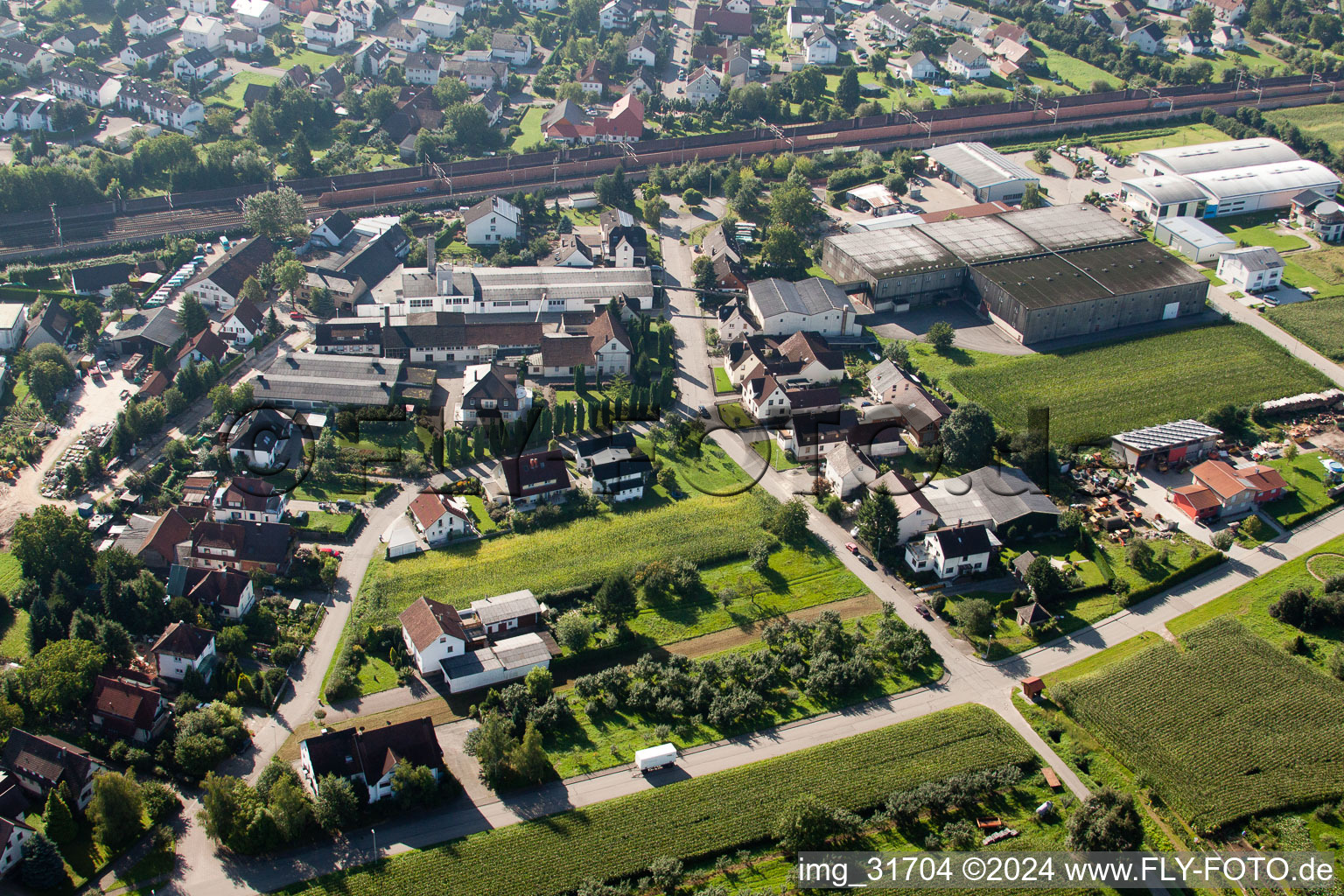 Enregistrement par drone de Site de l'usine Muffenrohr GmbH à le quartier Hatzenweier in Ottersweier dans le département Bade-Wurtemberg, Allemagne